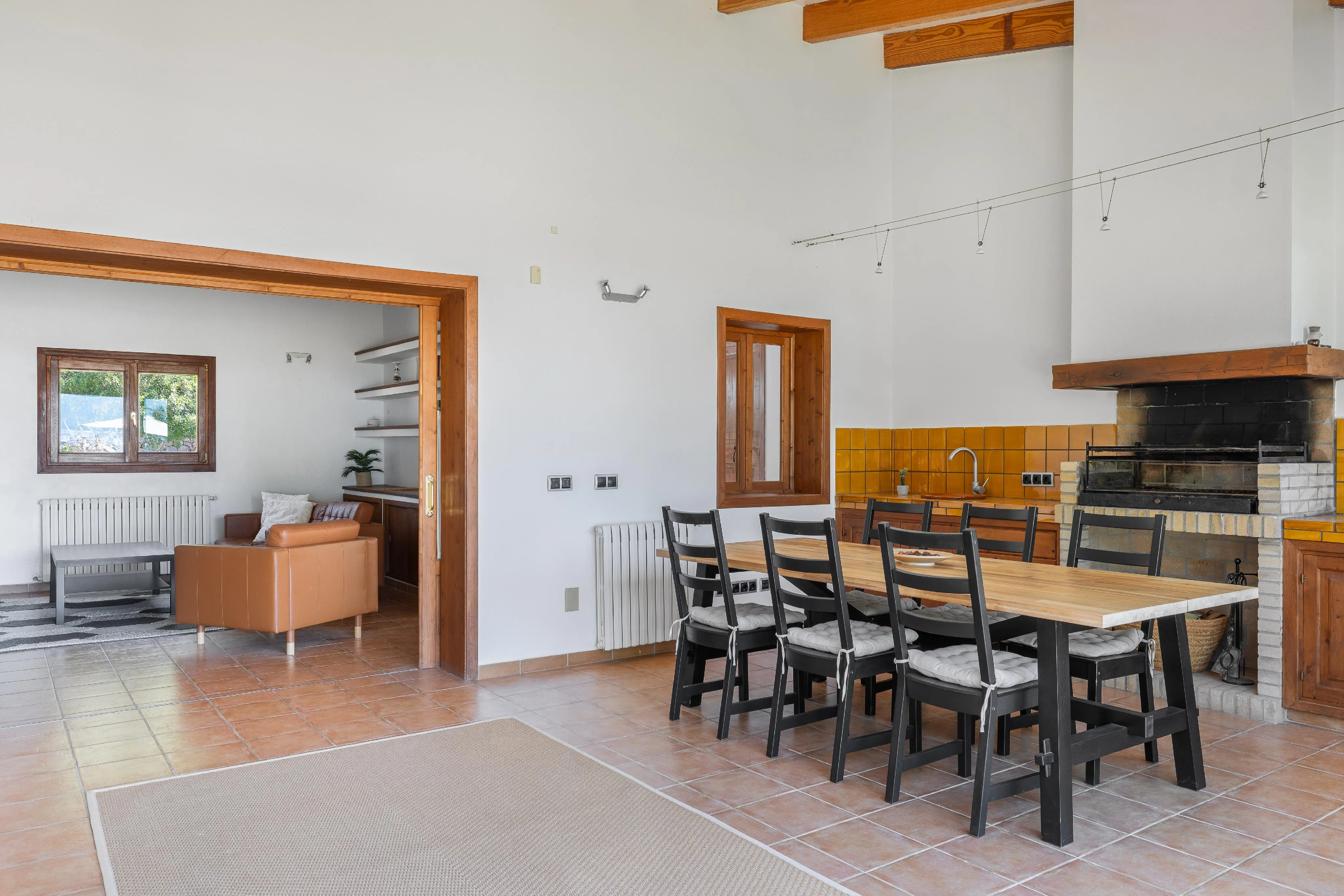 Maison familiale de plain-pied avec un beau jardin et une vue magnifique-6