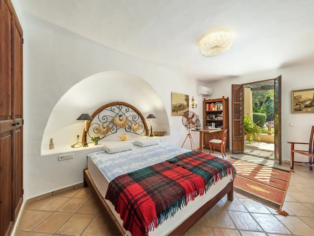 Unique, stylish villa with a large pool, tropical garden, and sea views, in exclusive-9