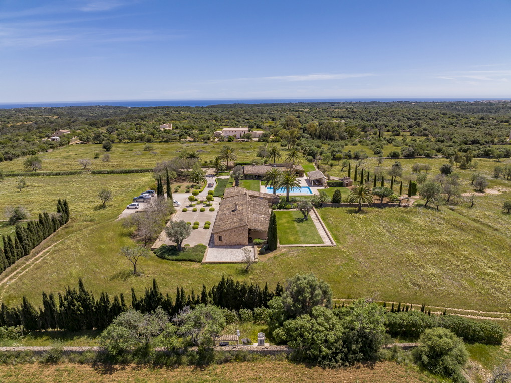 Charming finca estate with beautiful garden