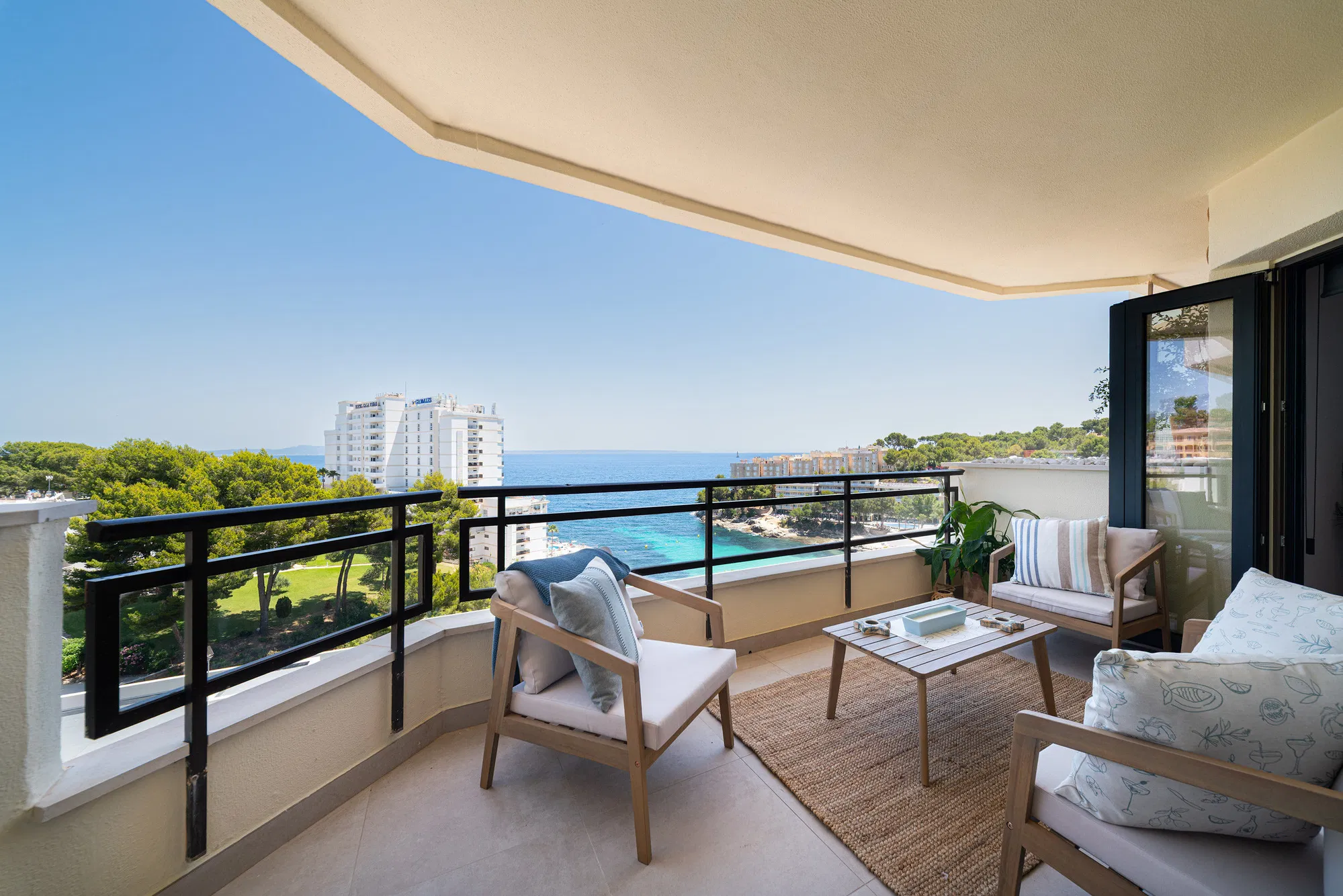 Stylish fully renovated top-floor apartment with stunning sea views in Cala Vinyes-1