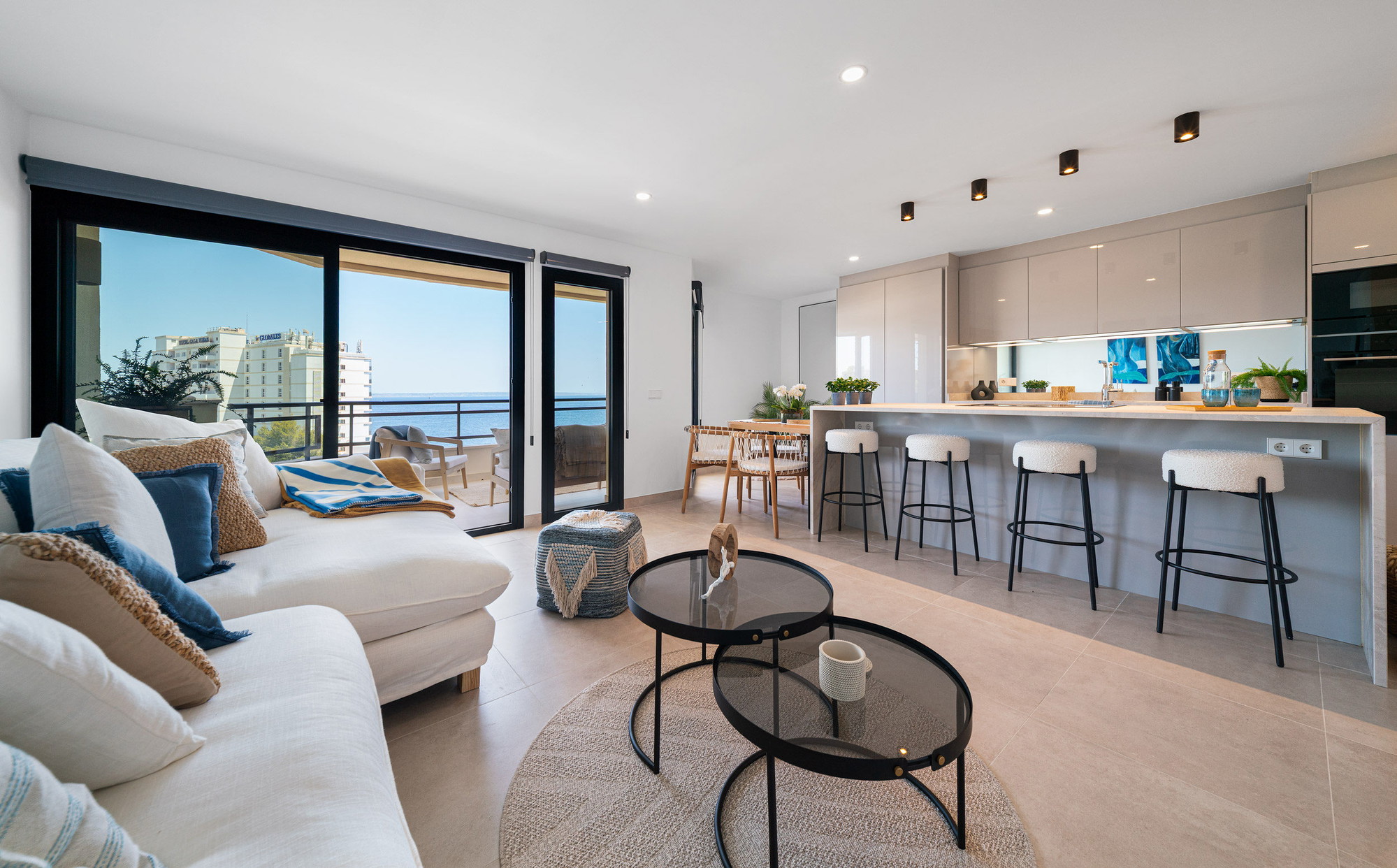 Stylish fully renovated top-floor apartment with stunning sea views in Cala Vinyes-3