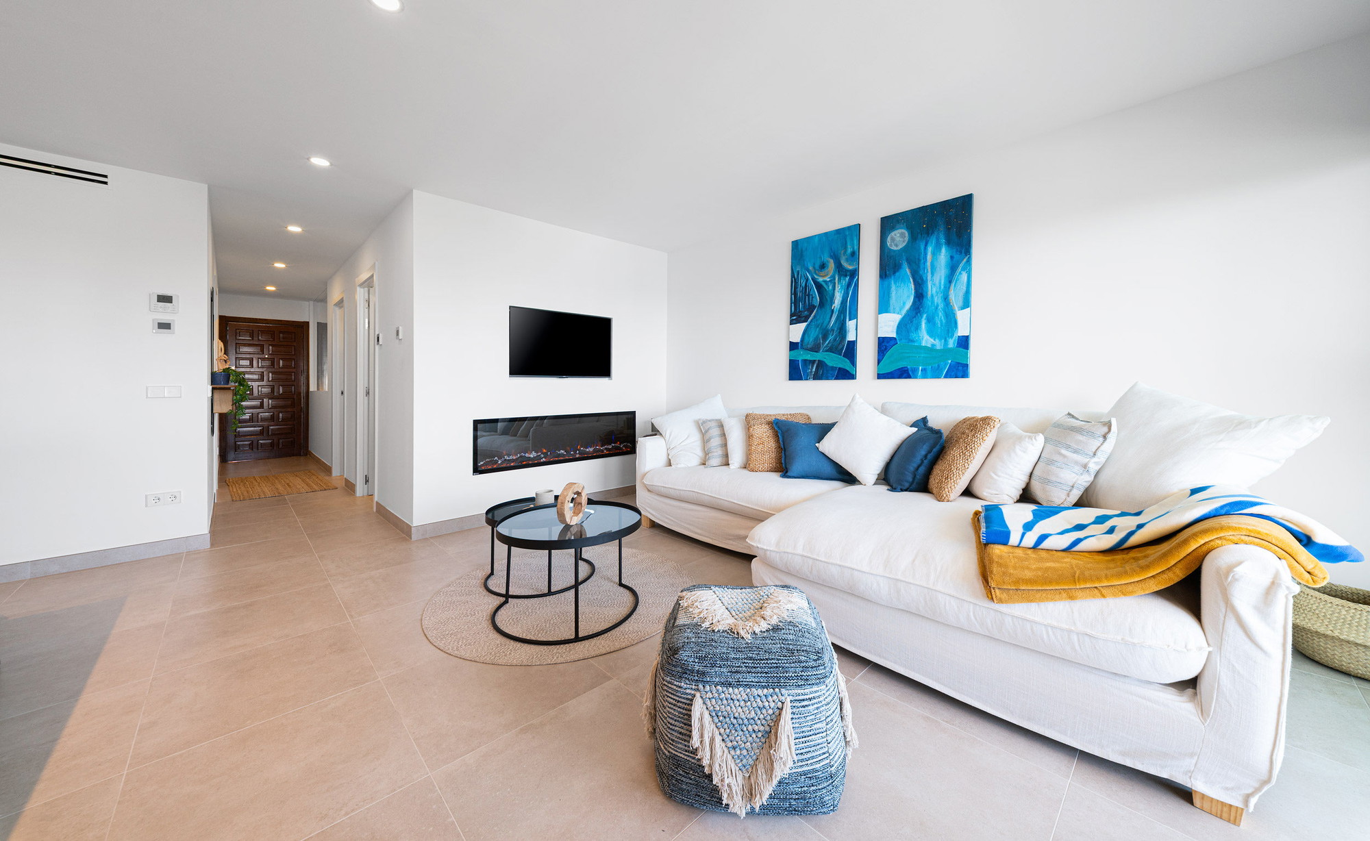 Stylish fully renovated top-floor apartment with stunning sea views in Cala Vinyes-4