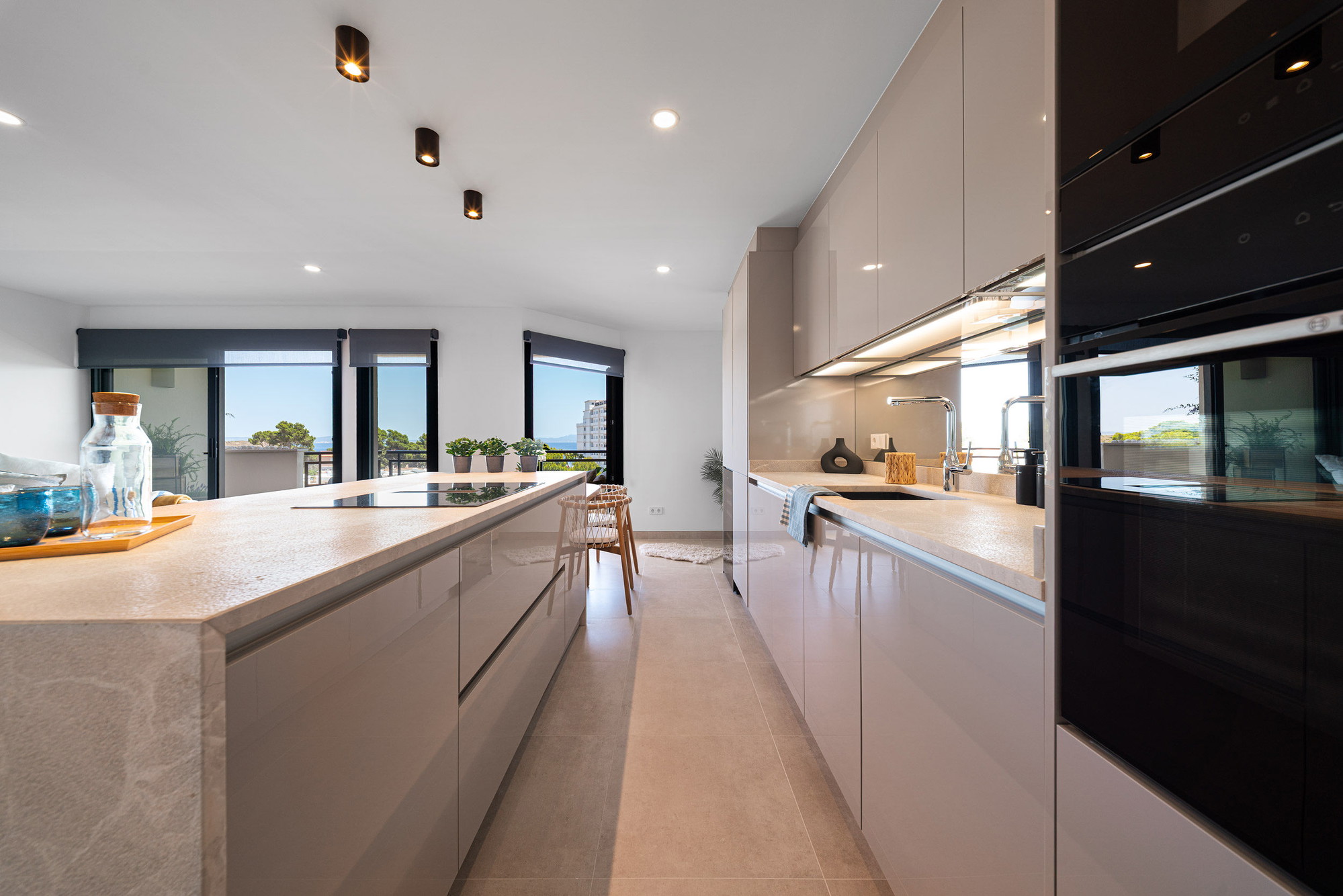 Stylish fully renovated top-floor apartment with stunning sea views in Cala Vinyes-6