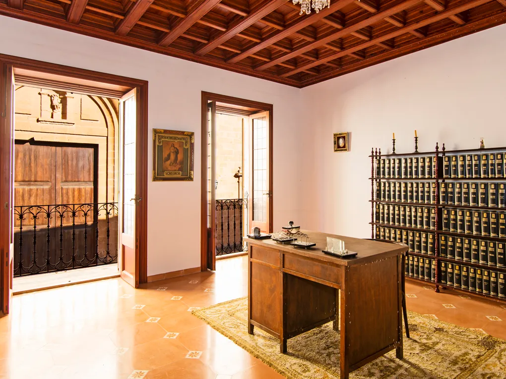 Stilfull herrgård i centrum av Llucmajor-8