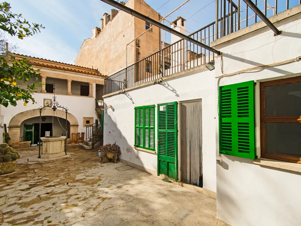 Stilfull herrgård i centrum av Llucmajor-2