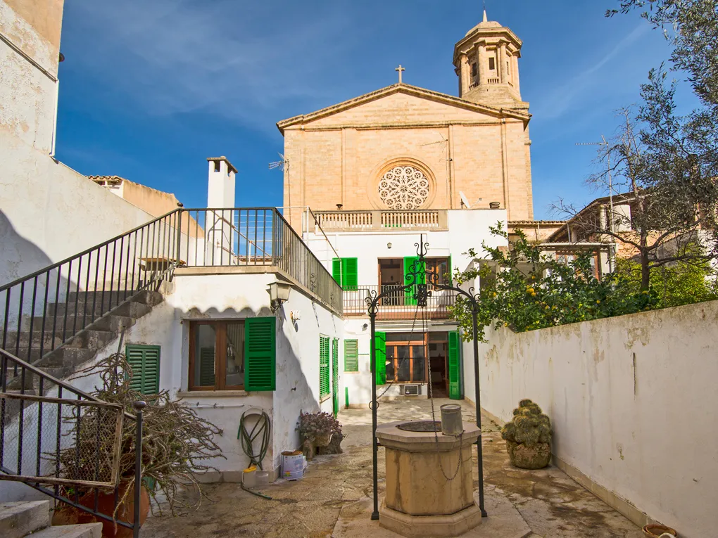 Stilfull herrgård i centrum av Llucmajor-13