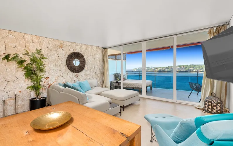 Wyjątkowe mieszkanie nad brzegiem morza z dostępem do morza