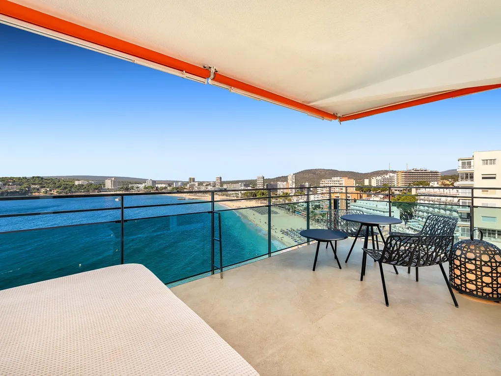 First line dream apartment  – exclusive mediterranean views-12