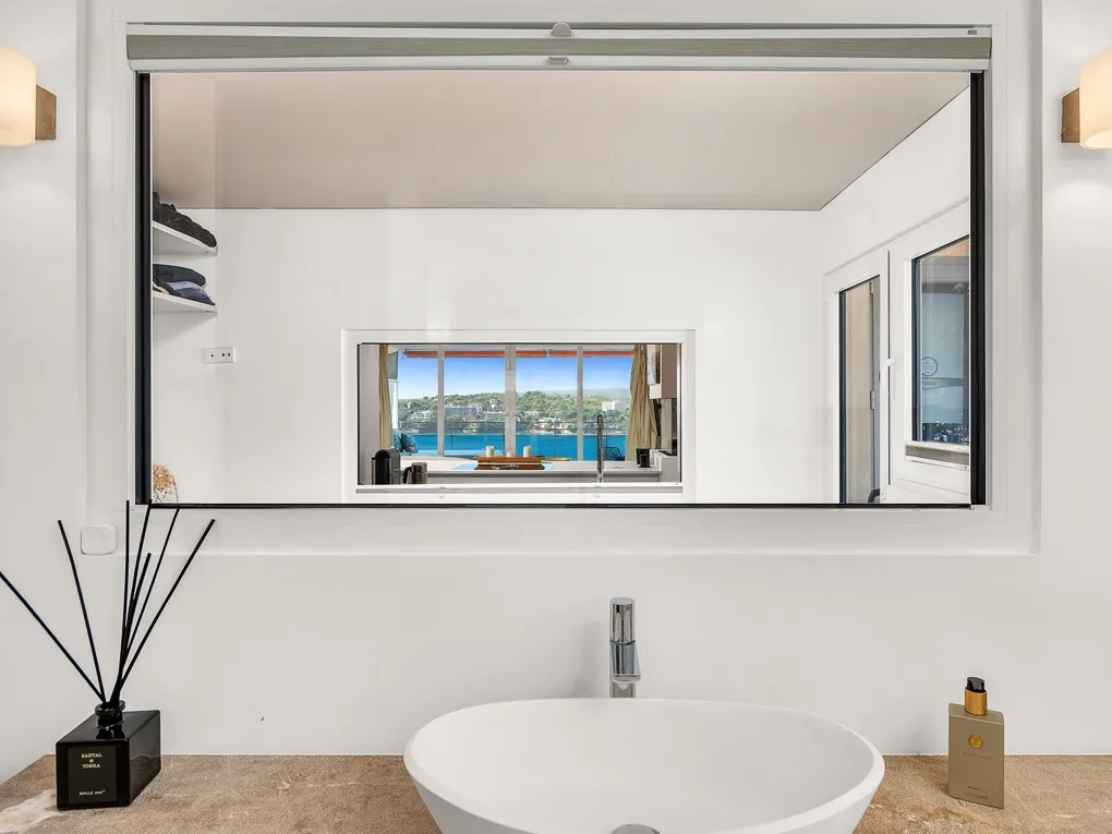 First line dream apartment  – exclusive mediterranean views-6