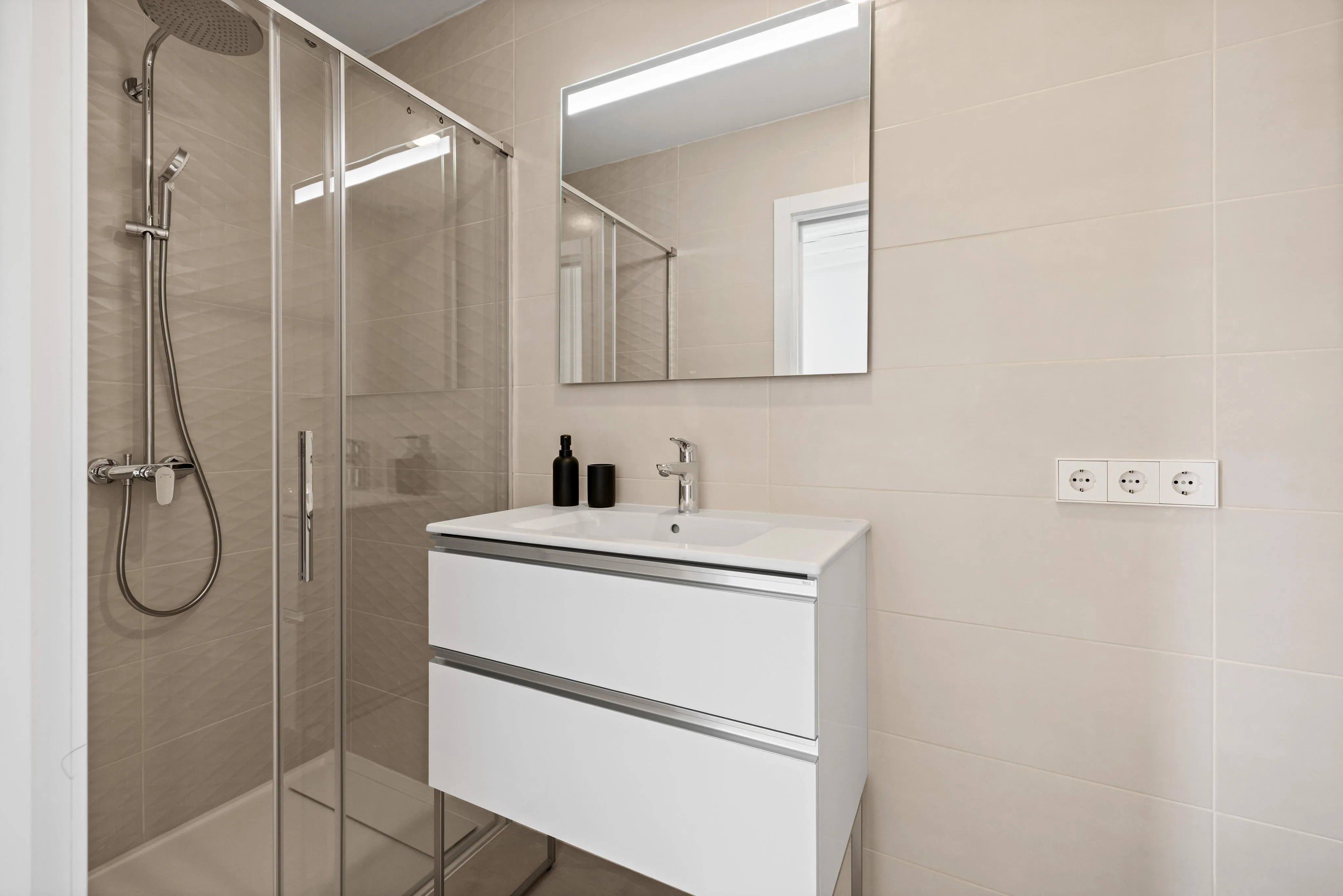 Precious newly built penthouse with terrace-9