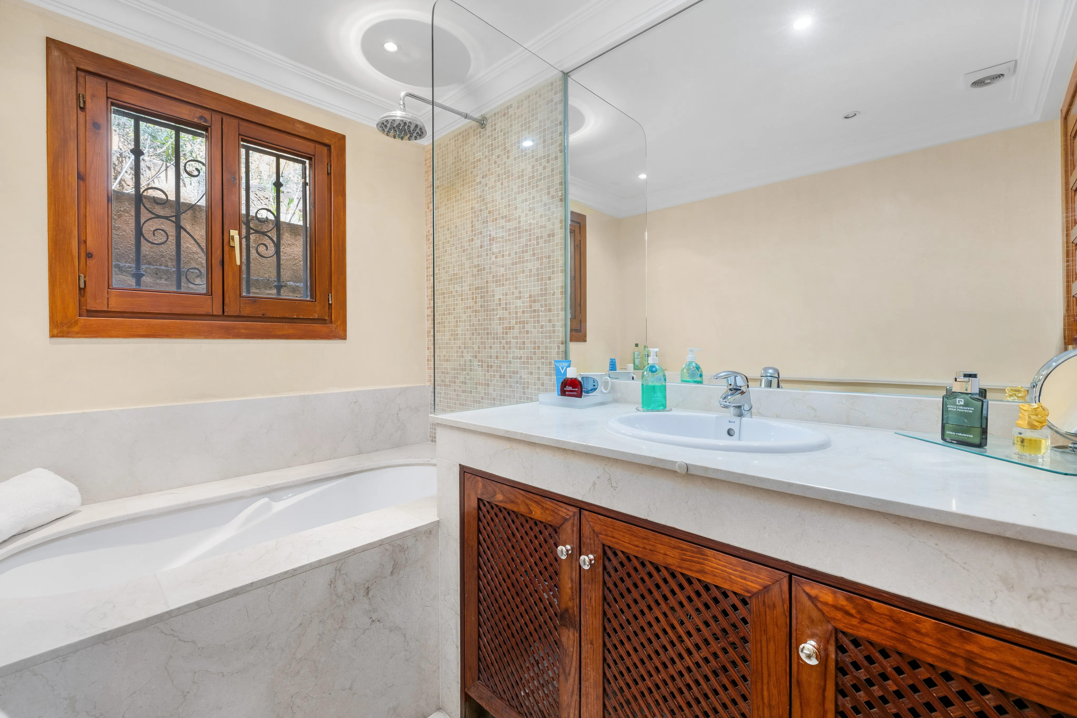 Vila mediterrània amb vista al port-20