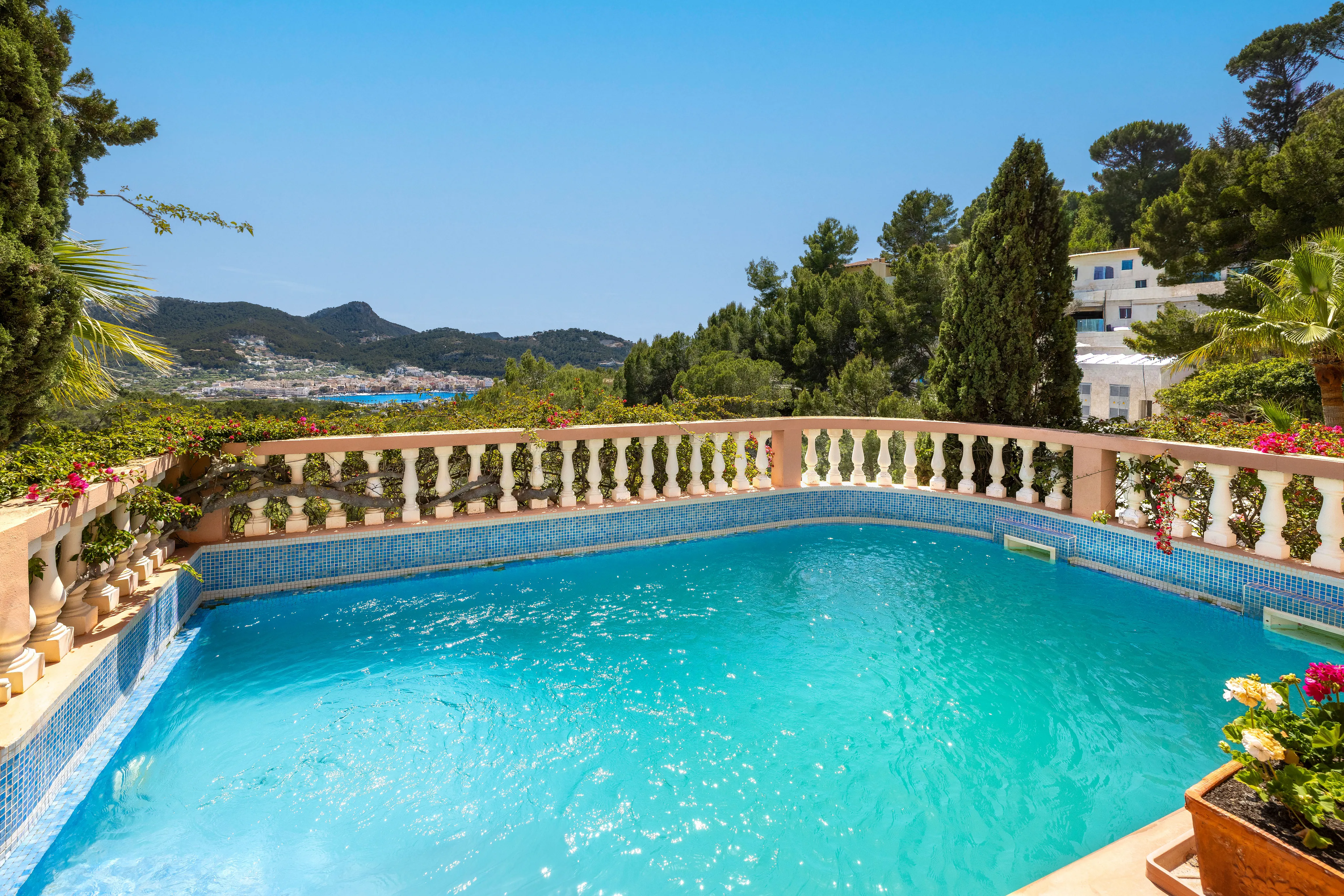 Vila mediterrània amb vista al port-24