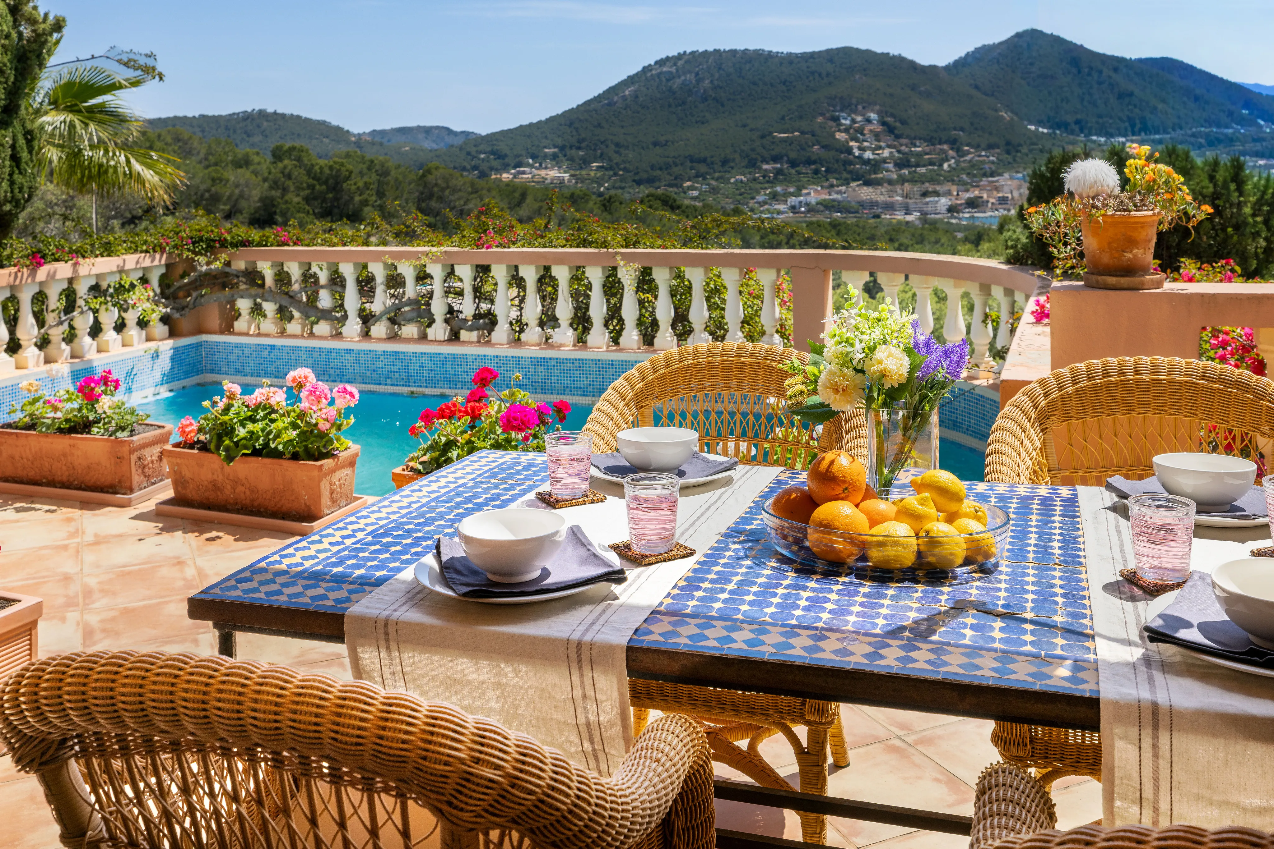 Vila mediterrània amb vista al port-8