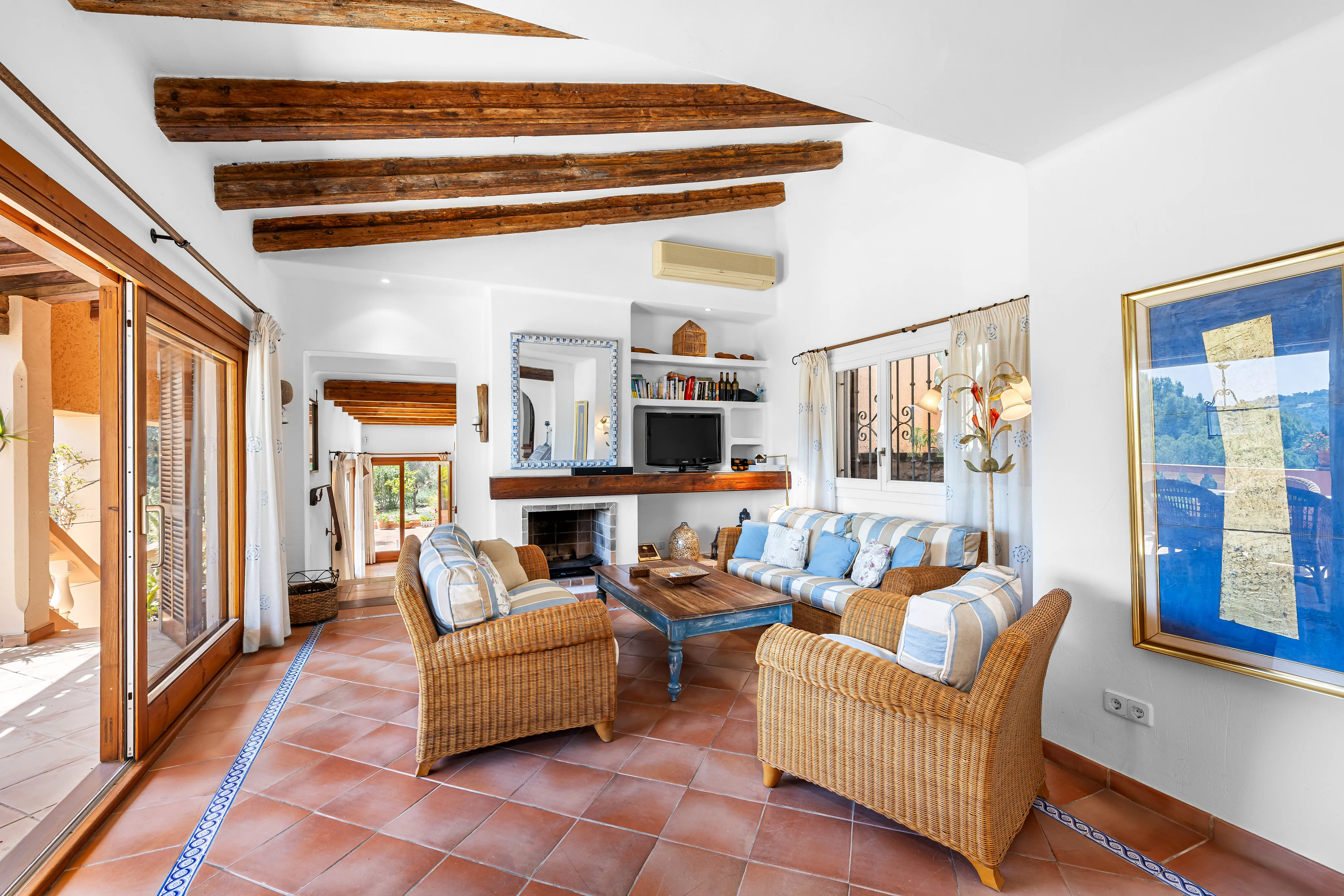 Vila mediterrània amb vista al port-12