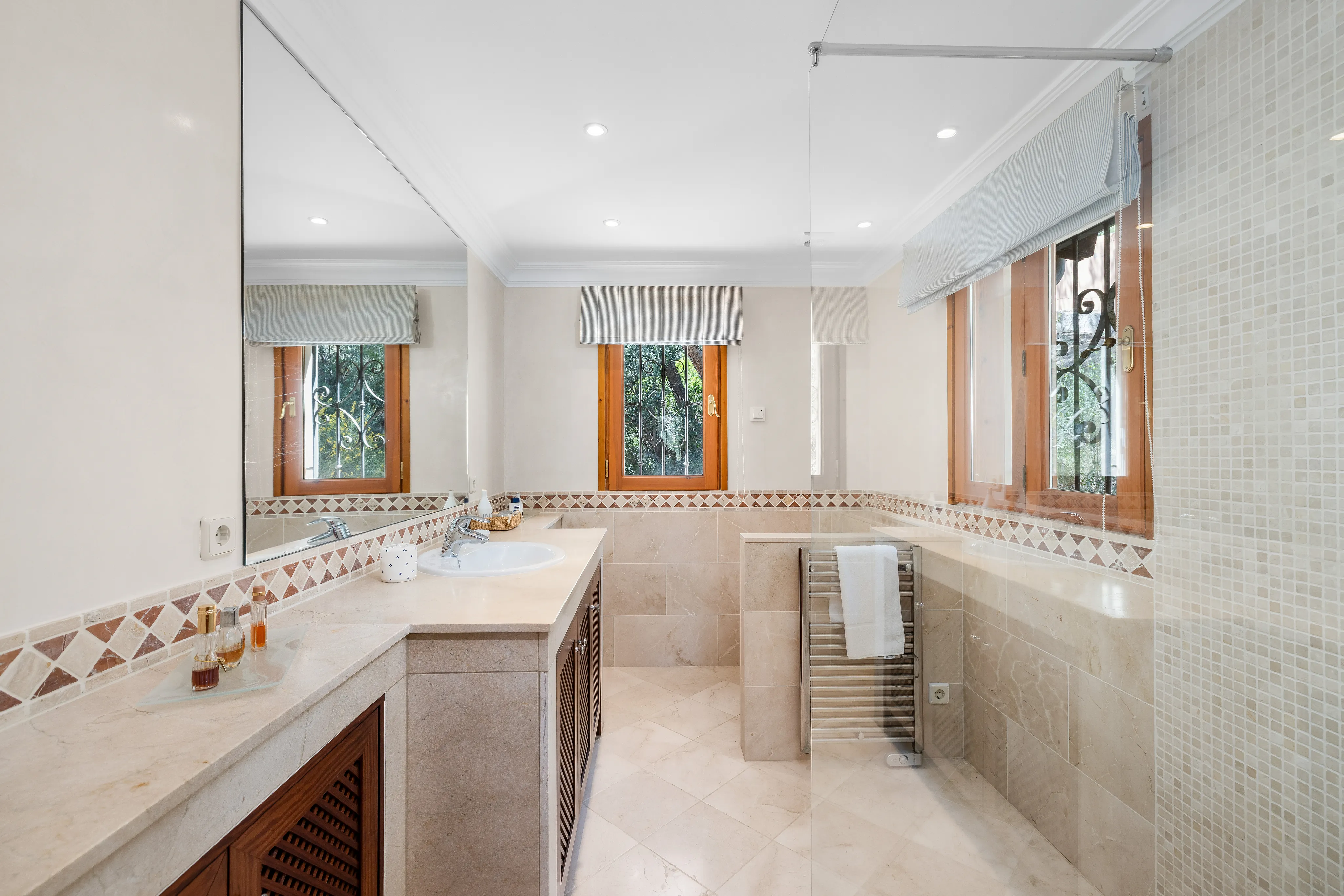 Vila mediterrània amb vista al port-26