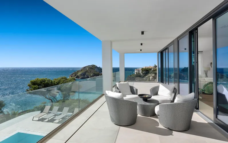 Villa exclusive avec vue sur la mer de style méditerranéen-moderne à Santa Ponsa