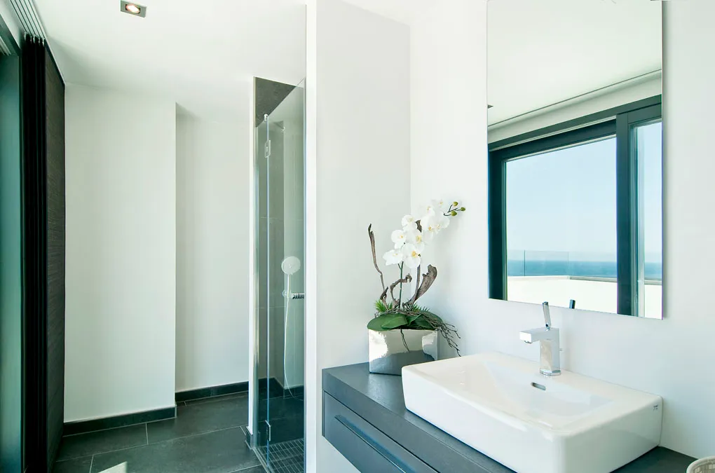 Exclusieve villa met zeezicht in mediterraan-moderne stijl in Santa Ponsa-16