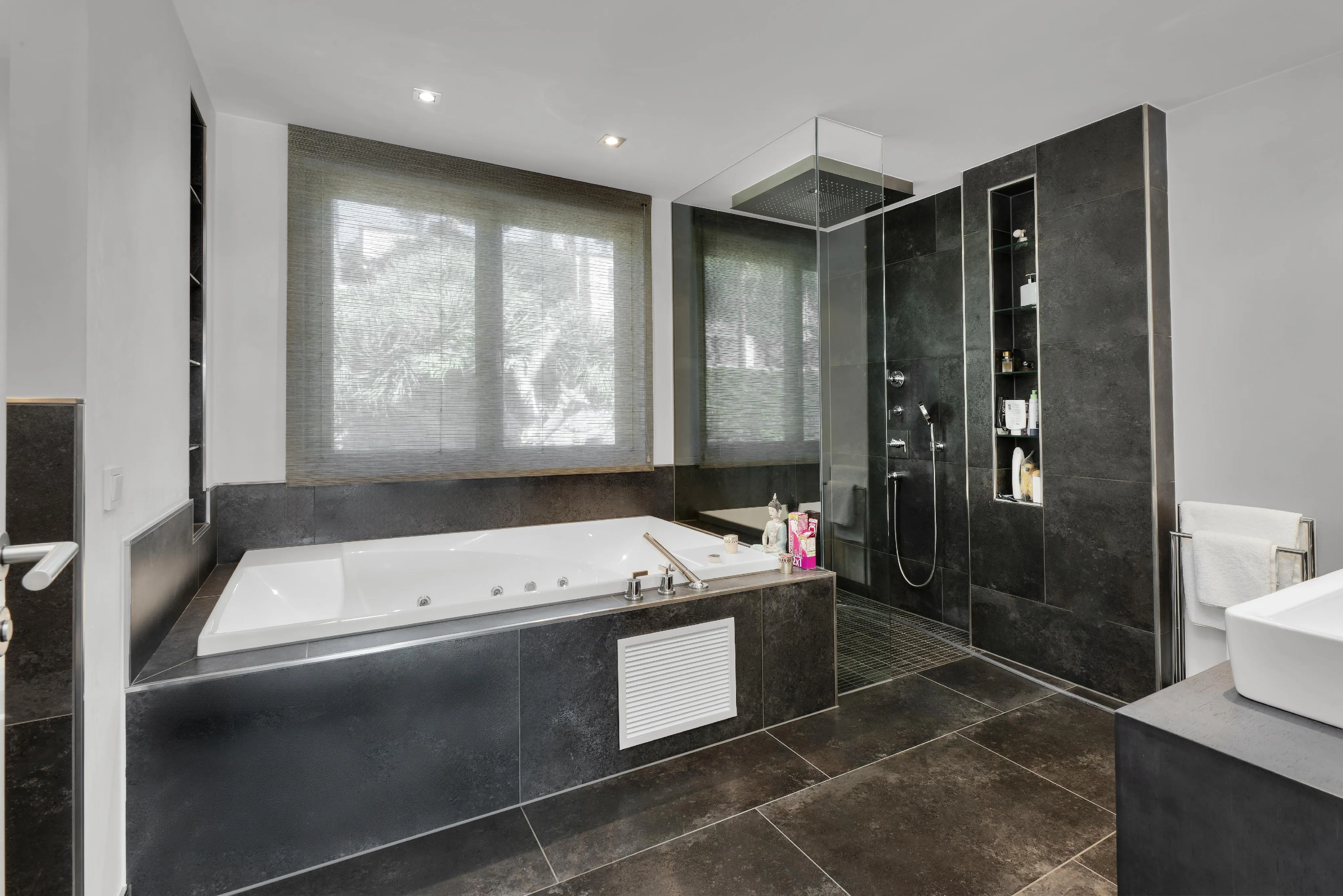 Exclusiva vila d'estil mediterrani modern amb vista al mar a Santa Ponsa-11