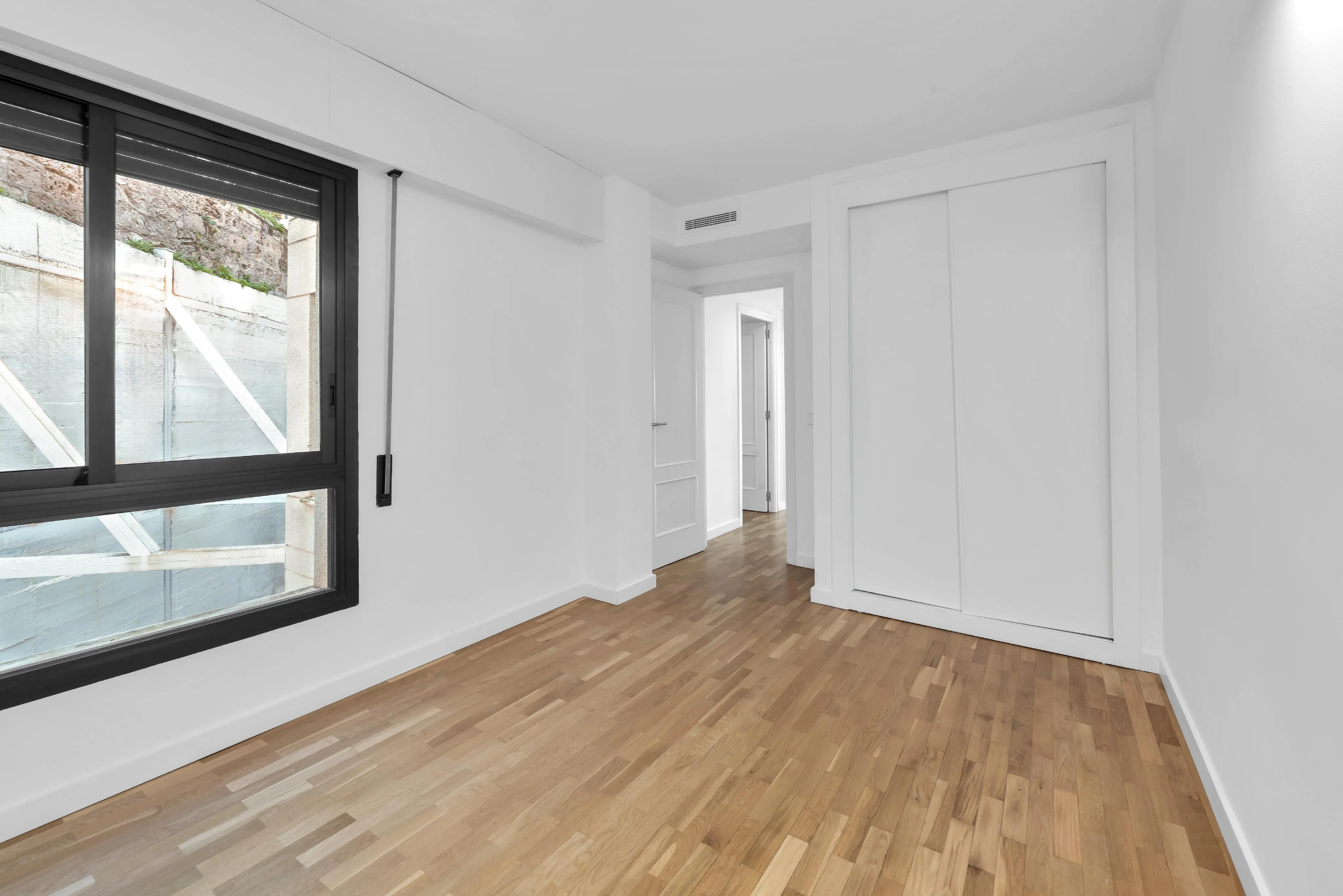 Living surrounded by the sea, yachts and the Mediterranean atmosphere-13