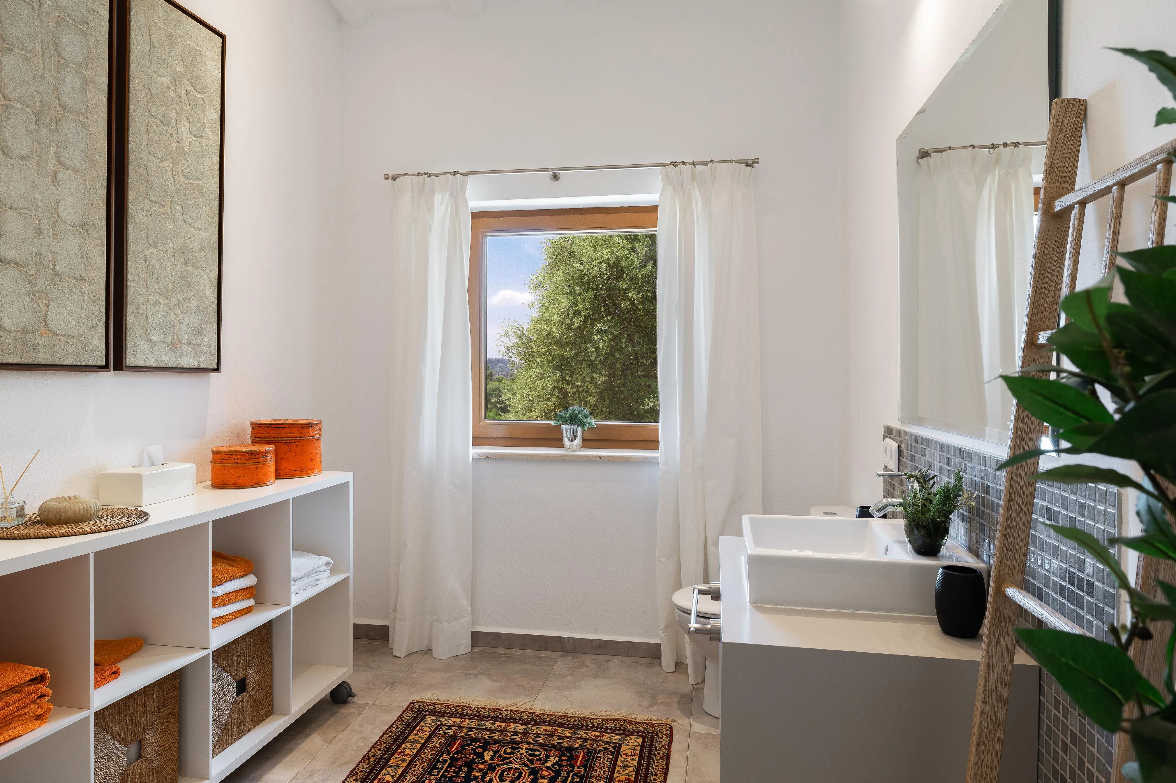 Finca z dalekosiężnymi widokami - nowoczesny komfort życia w tradycyjnej kamiennej architekturze na wzgórzu w pobliżu Moscari-13