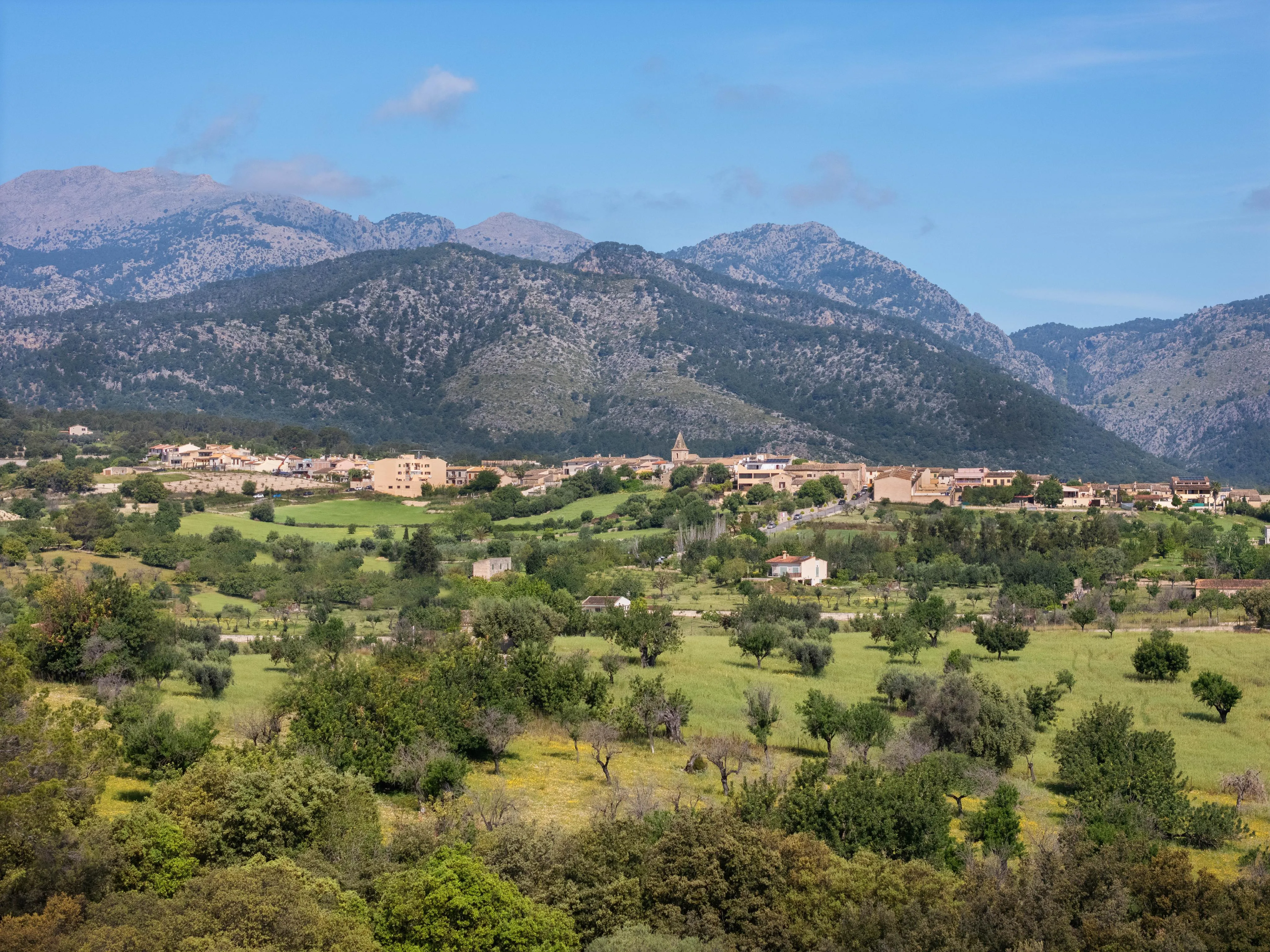 Finca z dalekosiężnymi widokami - nowoczesny komfort życia w tradycyjnej kamiennej architekturze na wzgórzu w pobliżu Moscari-23