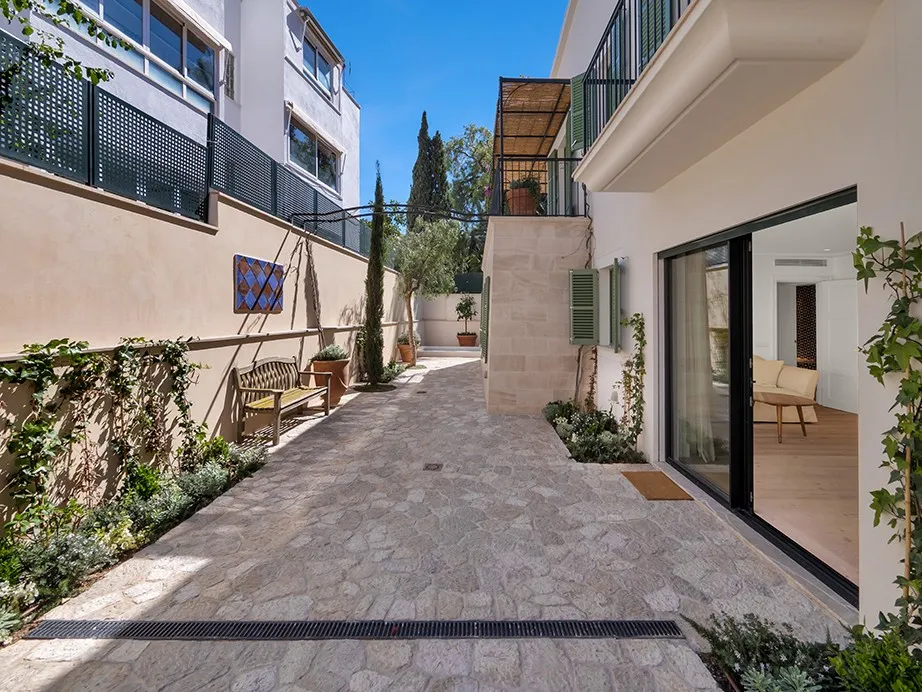 Luxurious Mediterranean dream house-18