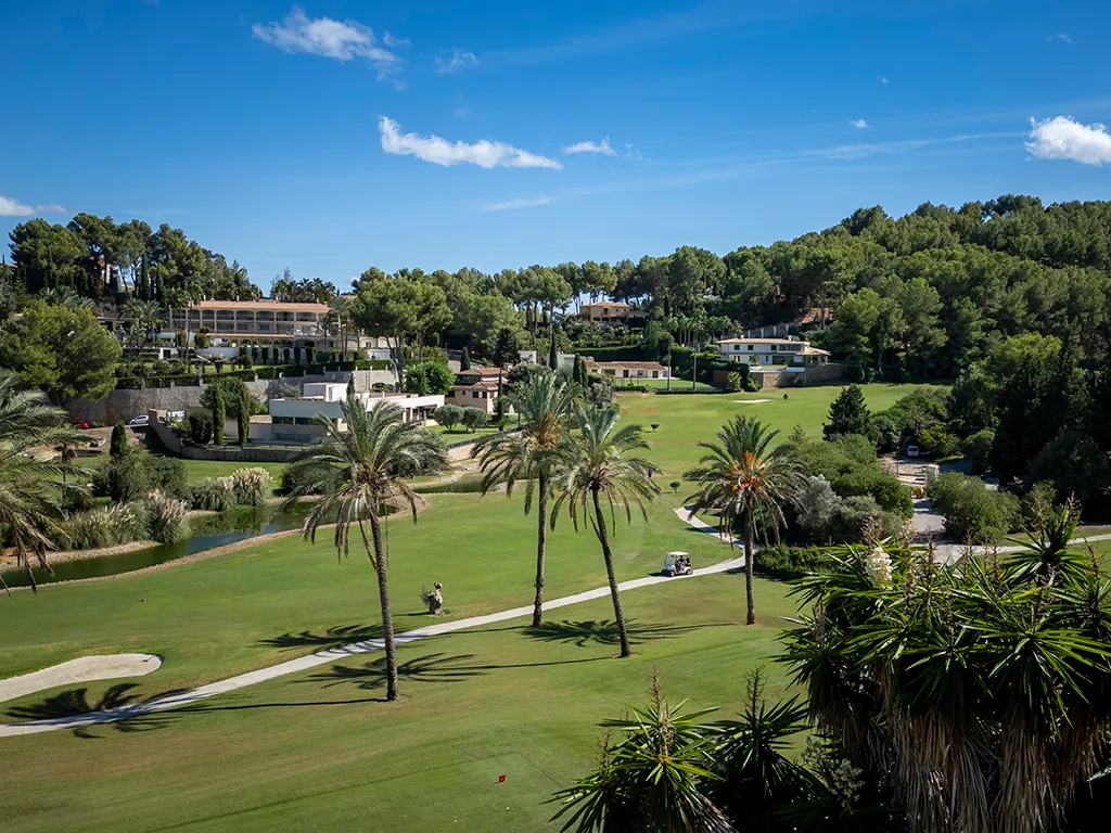Terreno esclusivo sul campo da golf Son Vida con permesso di costruzione-1