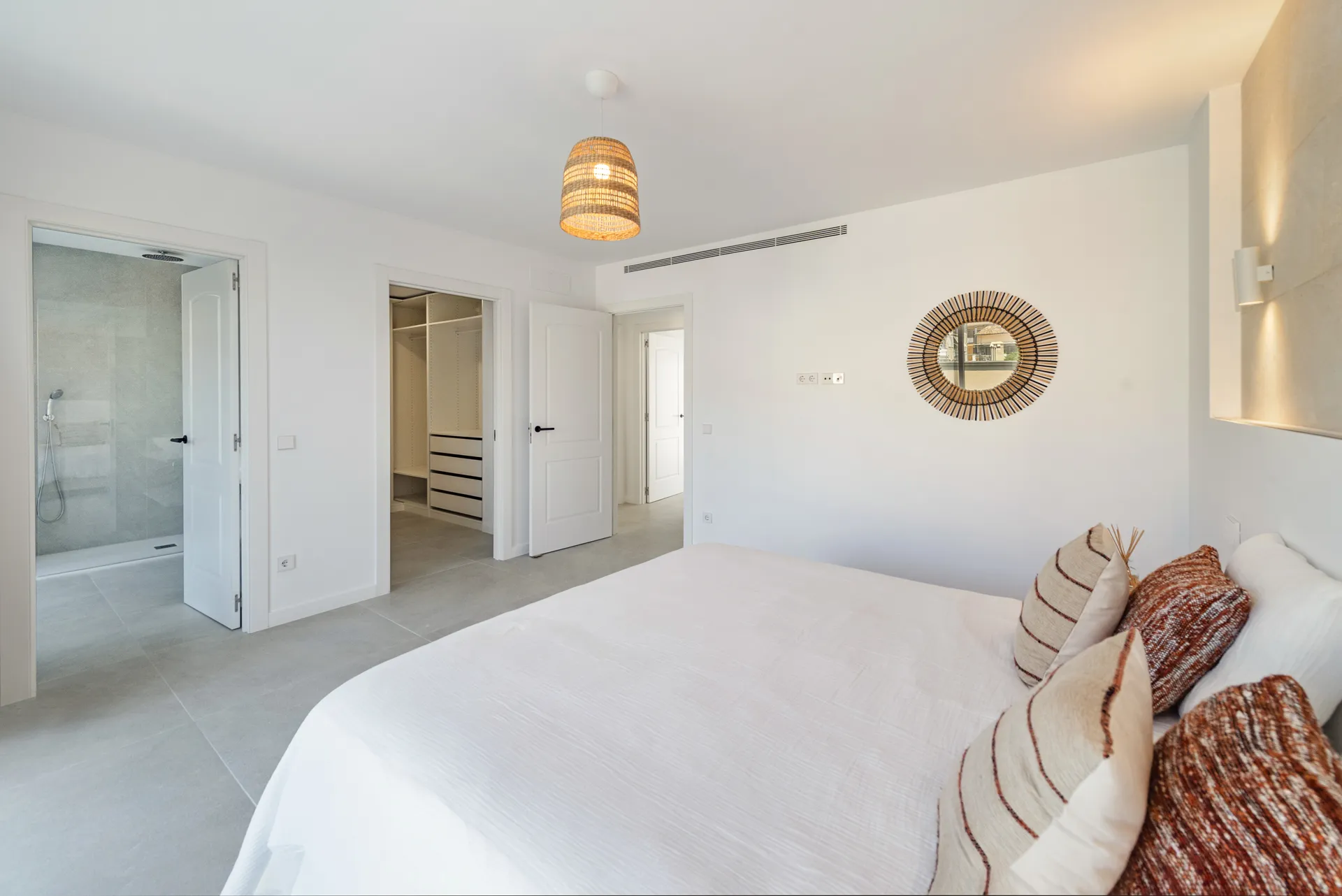 Modern duplex in Port Sóller with Mediterranean charm-16