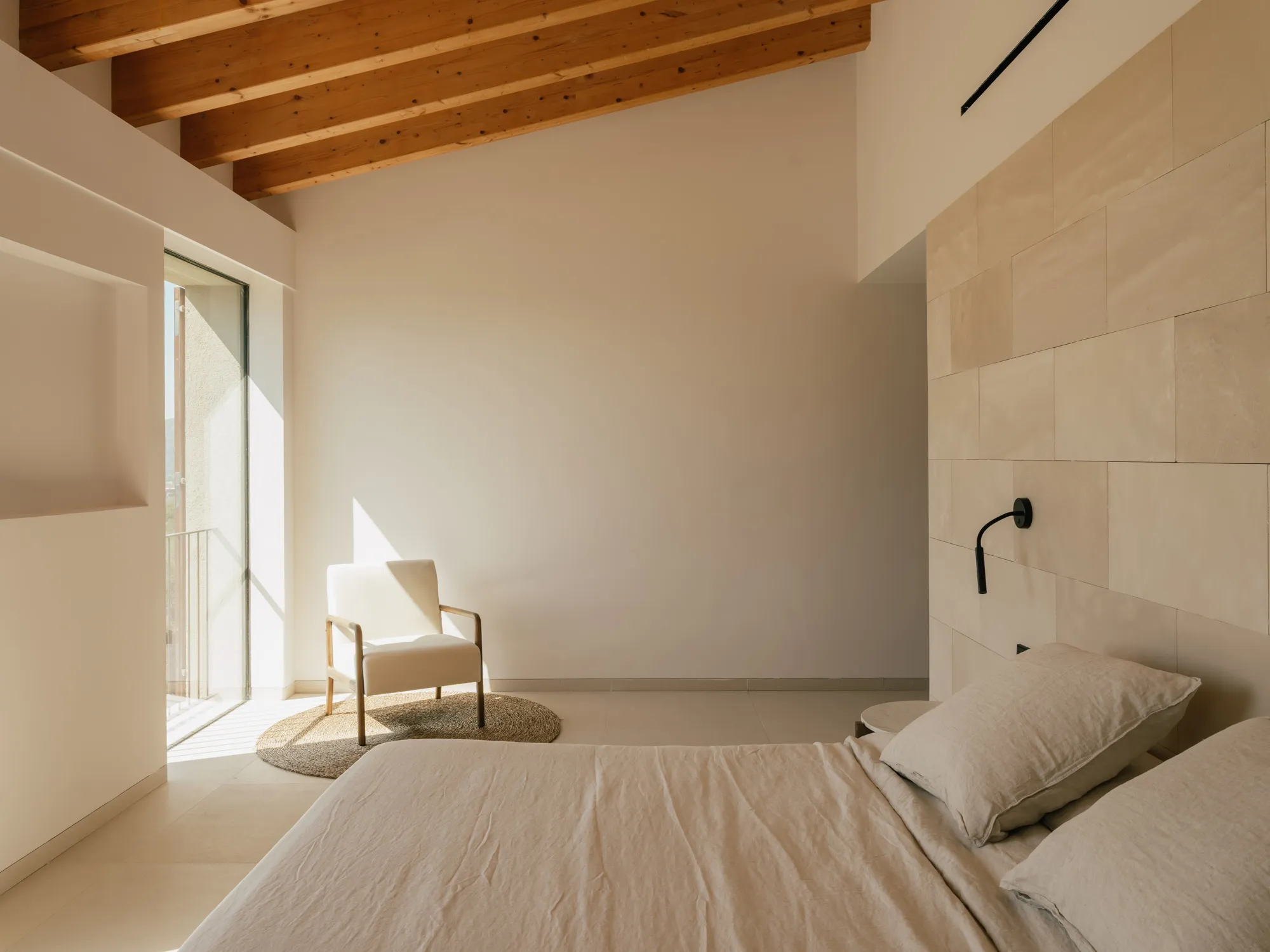 Эксклюзивная недавно построенная финка с захватывающим видом на залив Алькудия-10