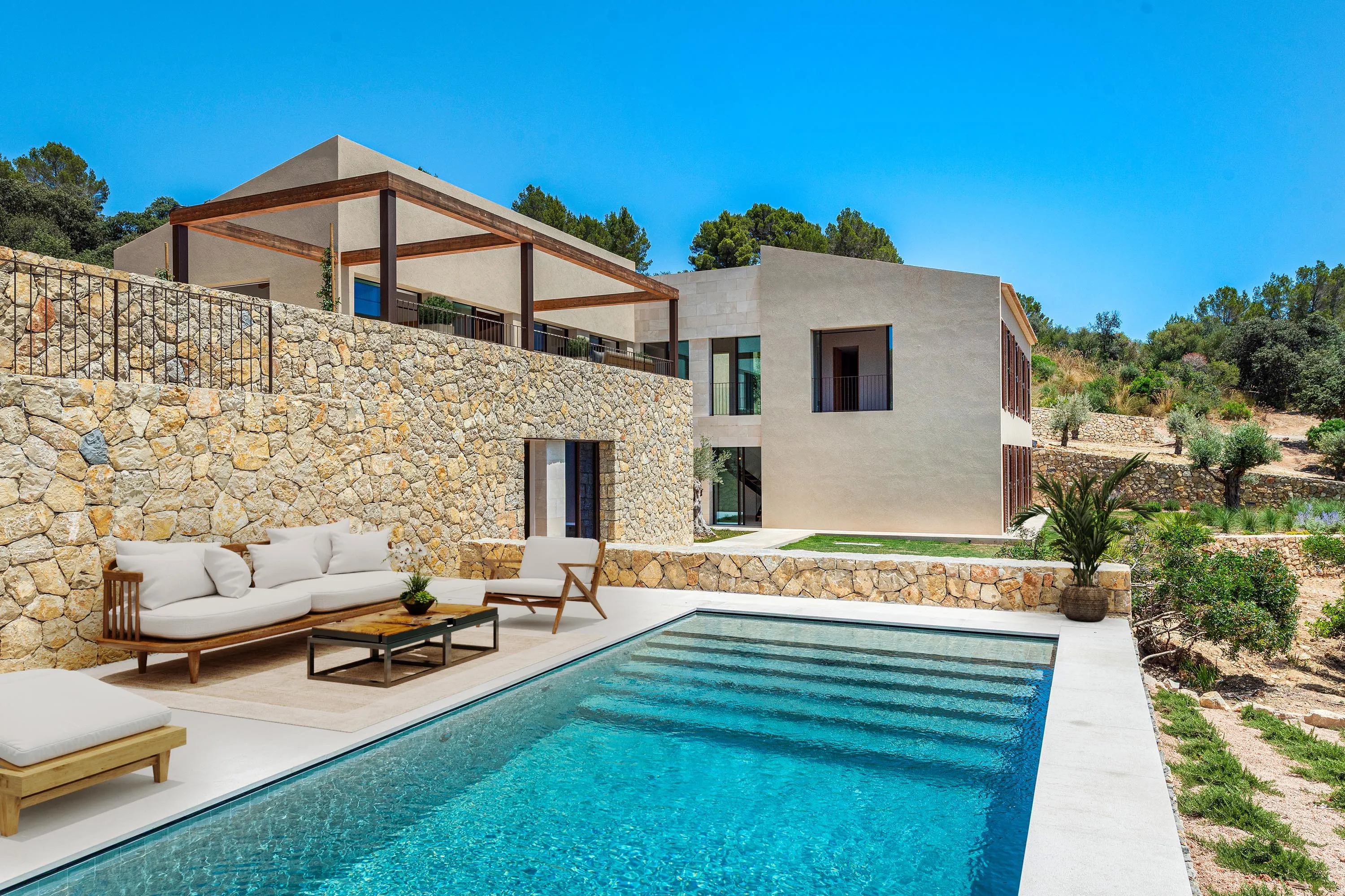 Eksklusiv nybygget finca med betagende havudsigt over Alcudia-bugten på Mallorca-1