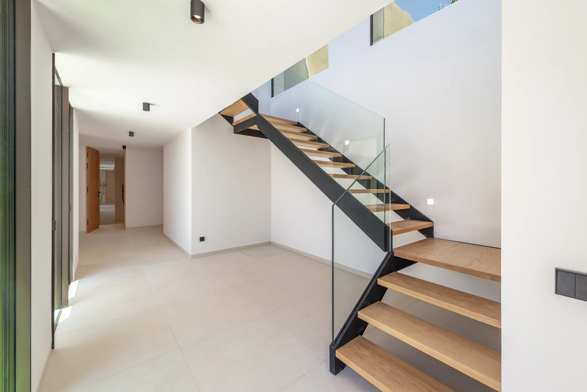 Эксклюзивная недавно построенная финка с захватывающим видом на залив Алькудия-12