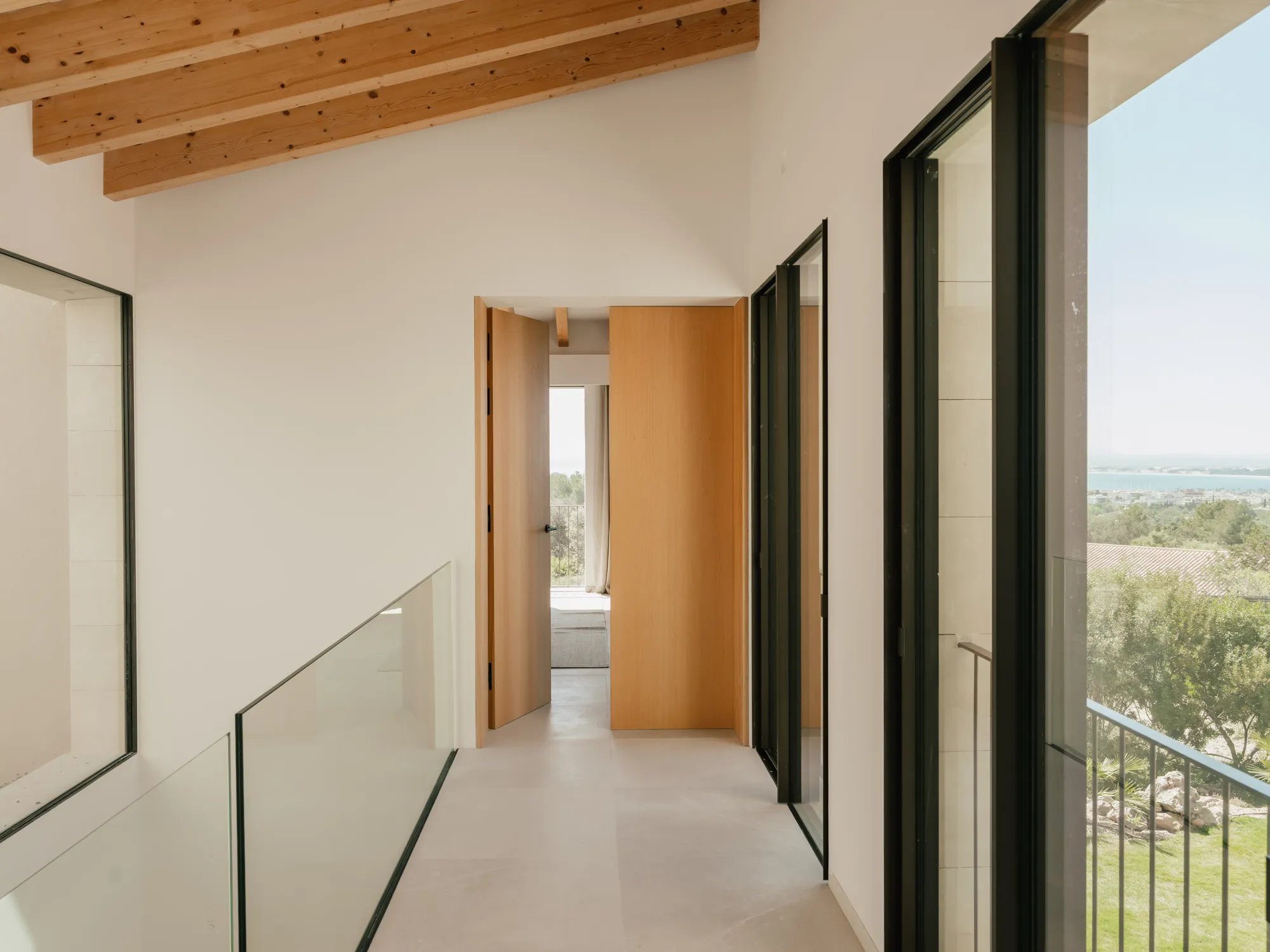 Эксклюзивная недавно построенная финка с захватывающим видом на залив Алькудия-8