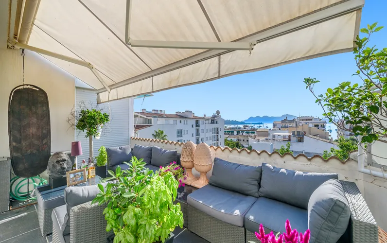 Precioso apartamento con vistas al mar en Puerto Pollensa