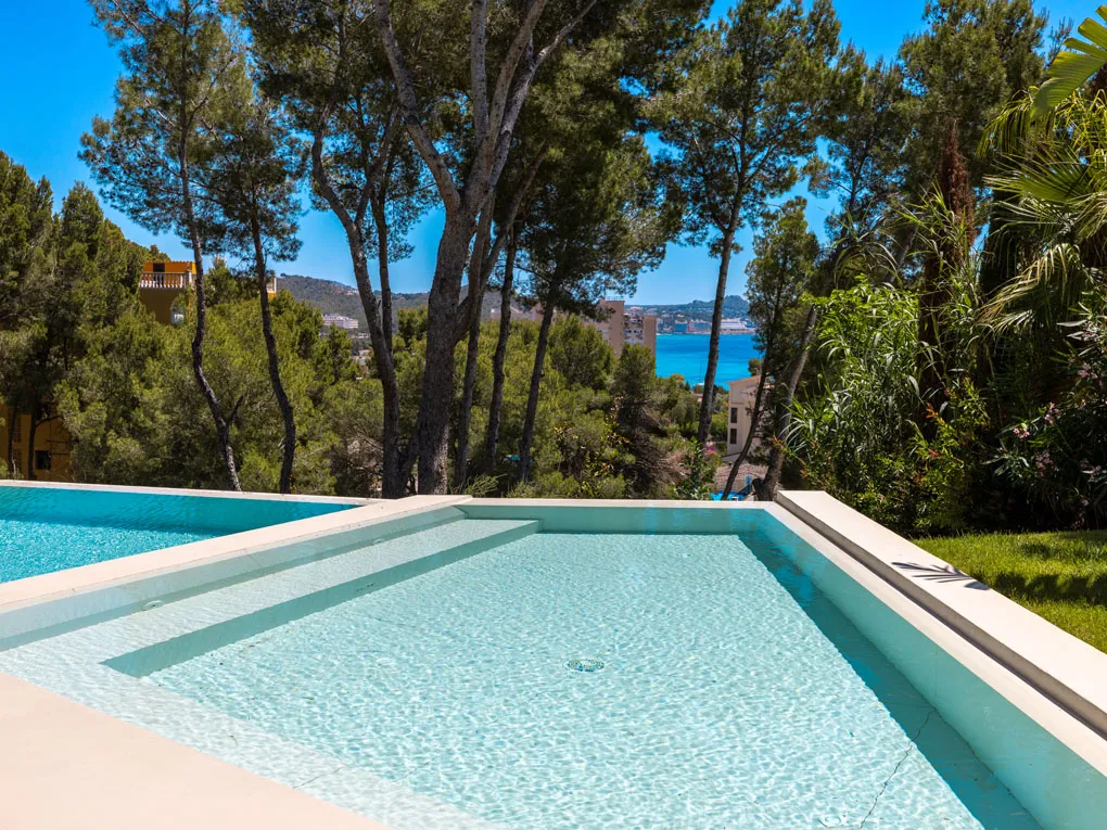 Avant-gardistische villa met uitzicht op zee-4