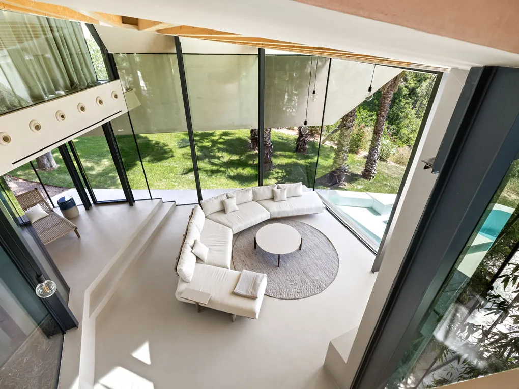 Avant-gardistische villa met uitzicht op zee-20