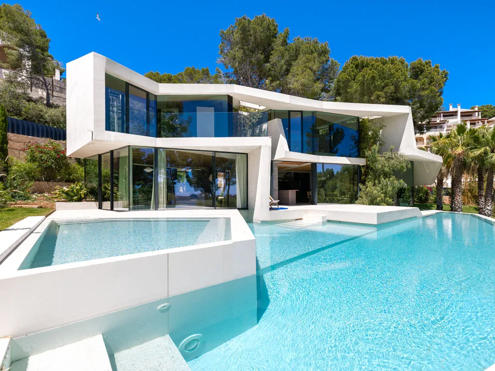 Avant-gardistische villa met uitzicht op zee-1