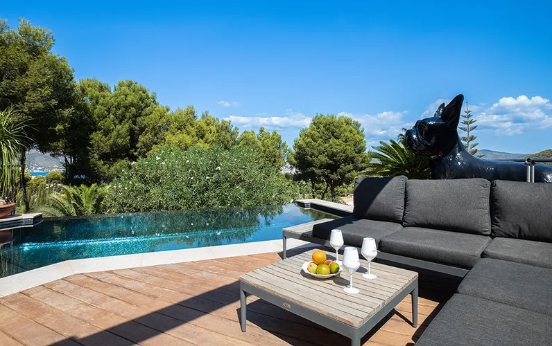 Familjevilla med havsutsikt i Nova Santa Ponsa