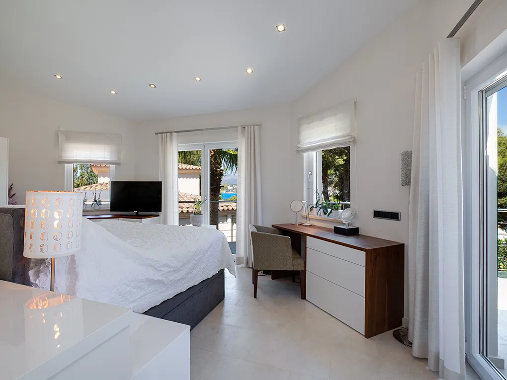 Villa met zeezicht in Nova Santa Ponsa-8