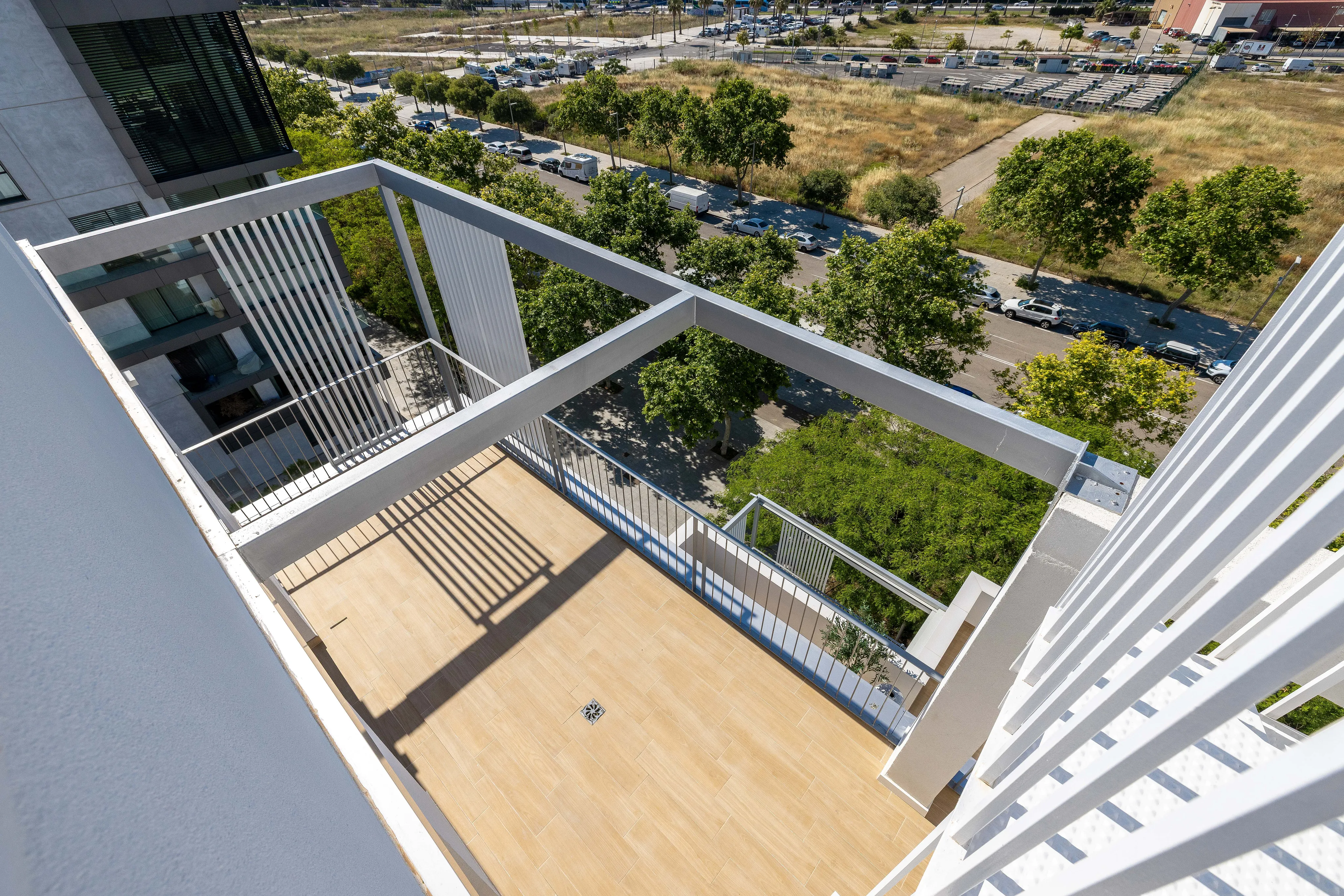 Exclusive newly built penthouse with terrace and rooftop solarium-8