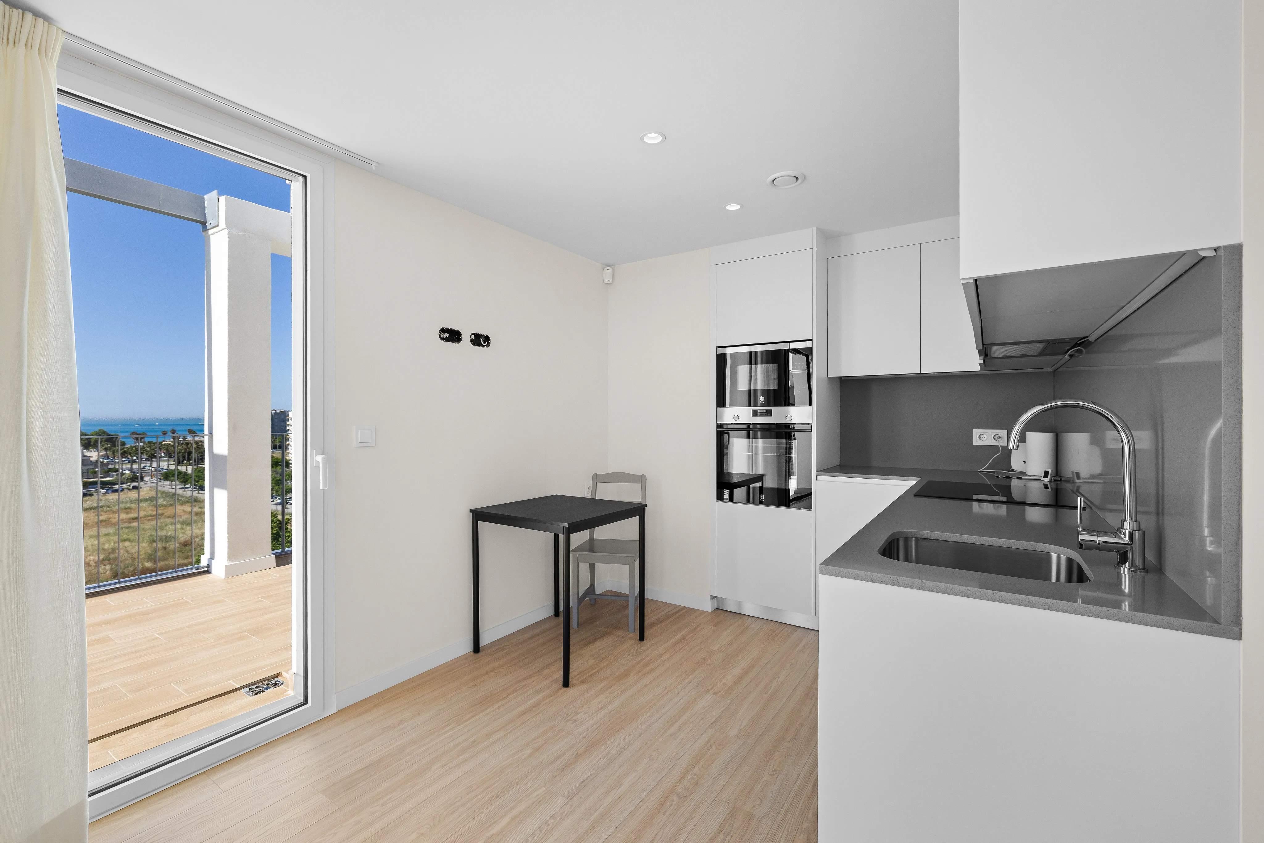 Exclusive newly built penthouse with terrace and rooftop solarium-3