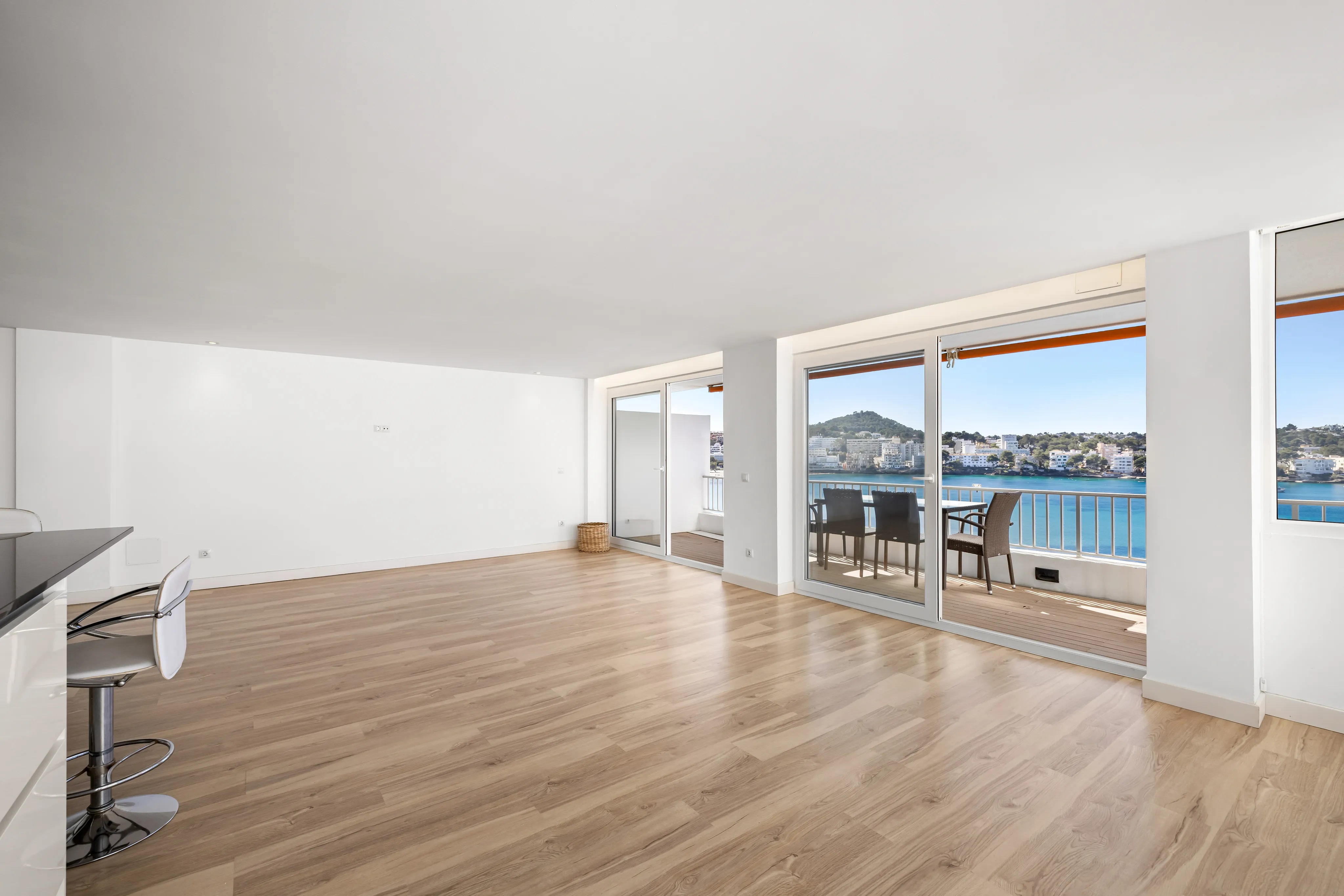 Appartement eerste lijn met zeezicht-3