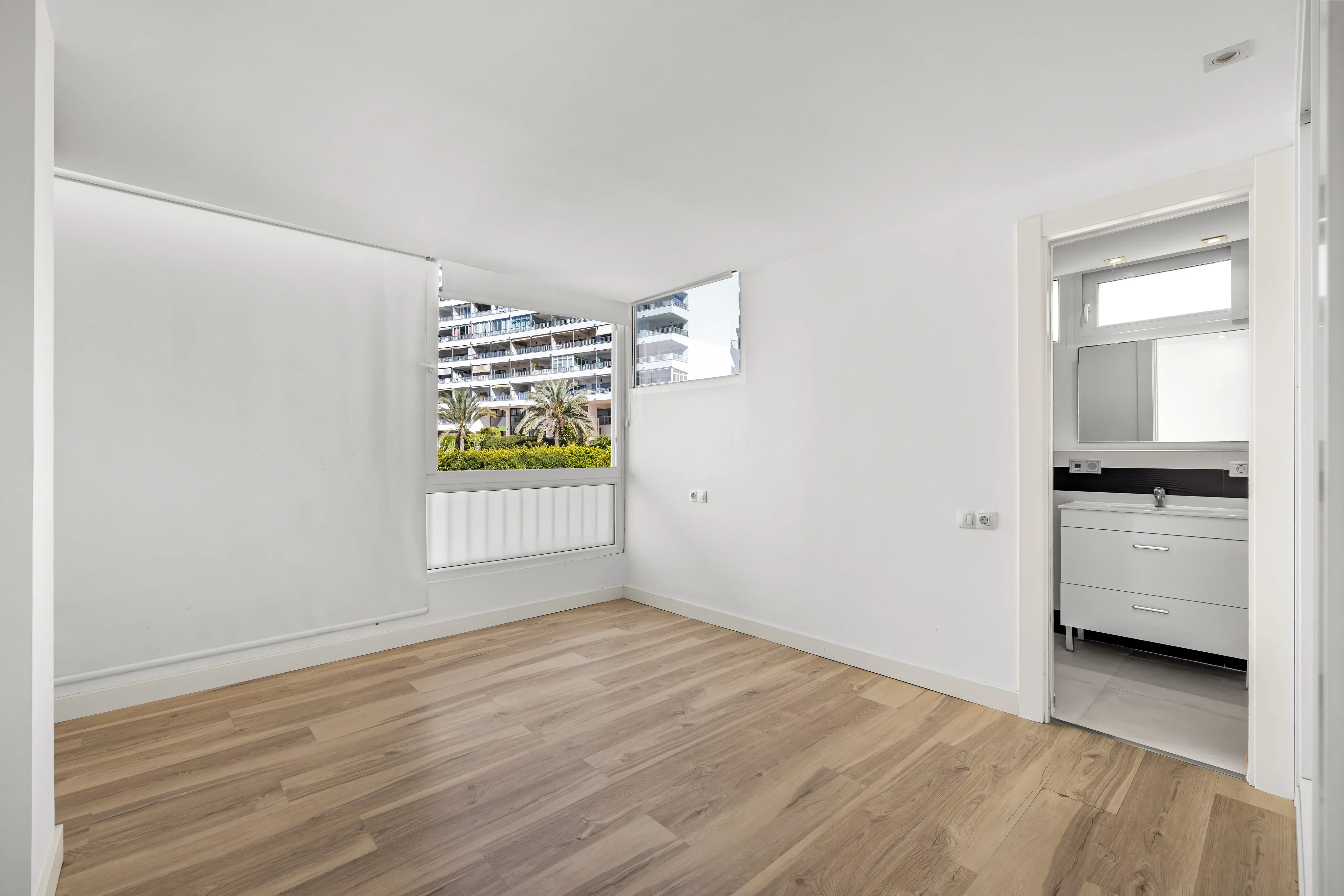 Appartement eerste lijn met zeezicht-7