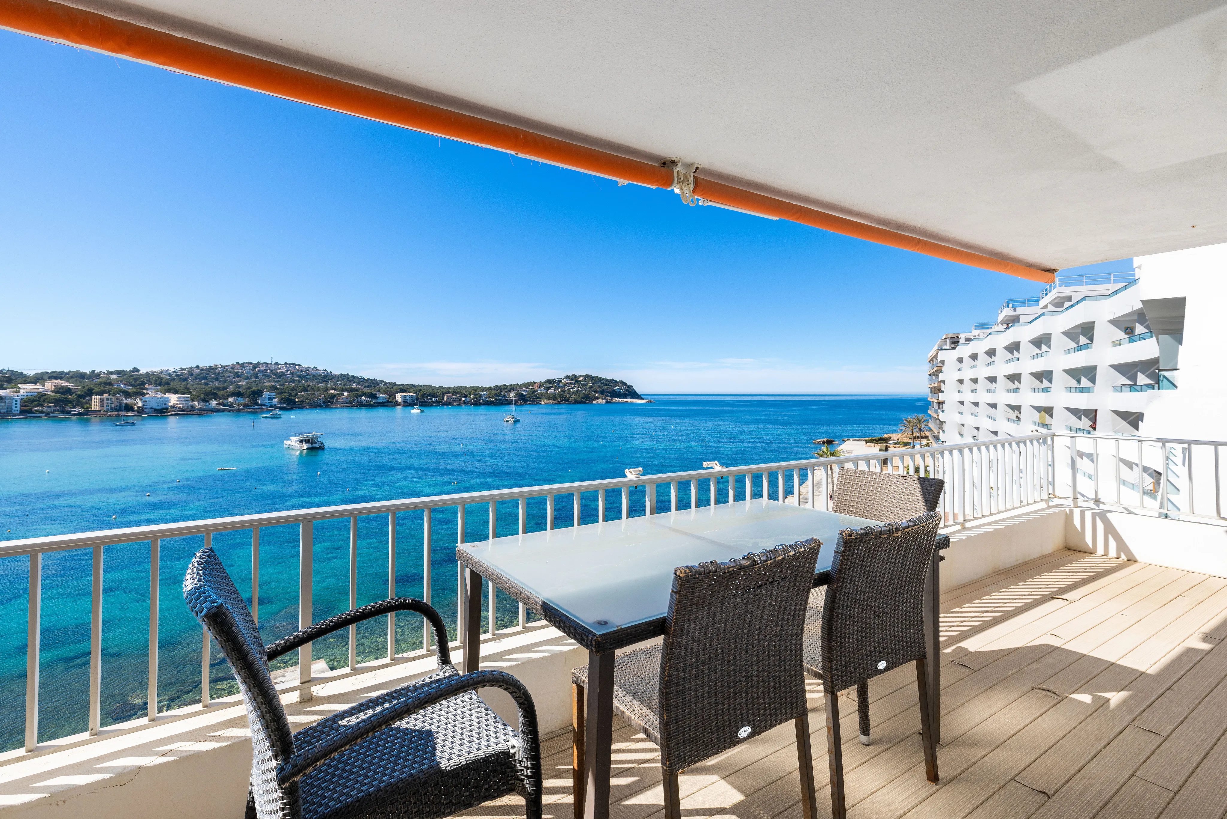 Appartement eerste lijn met zeezicht-17