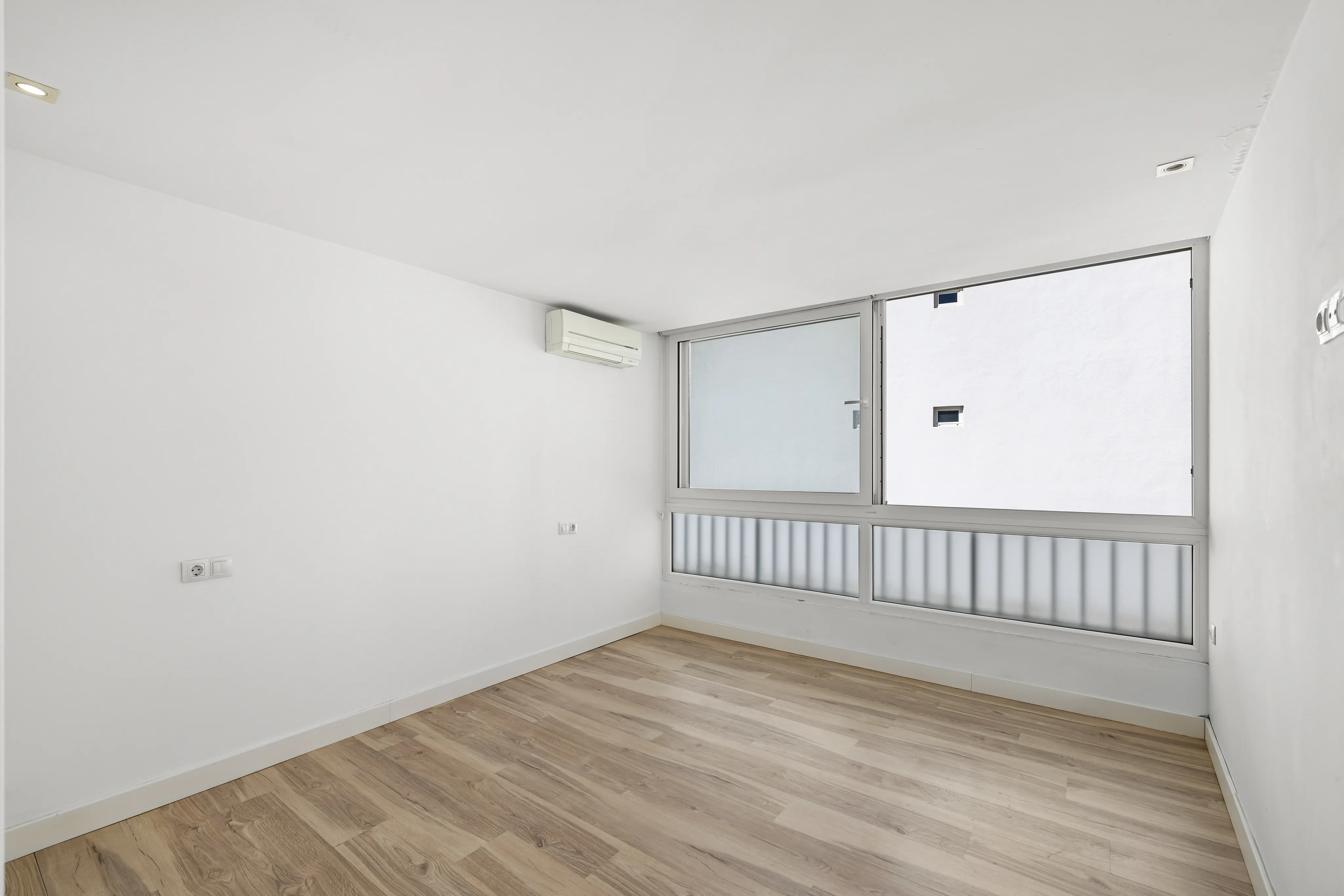 Appartement eerste lijn met zeezicht-11