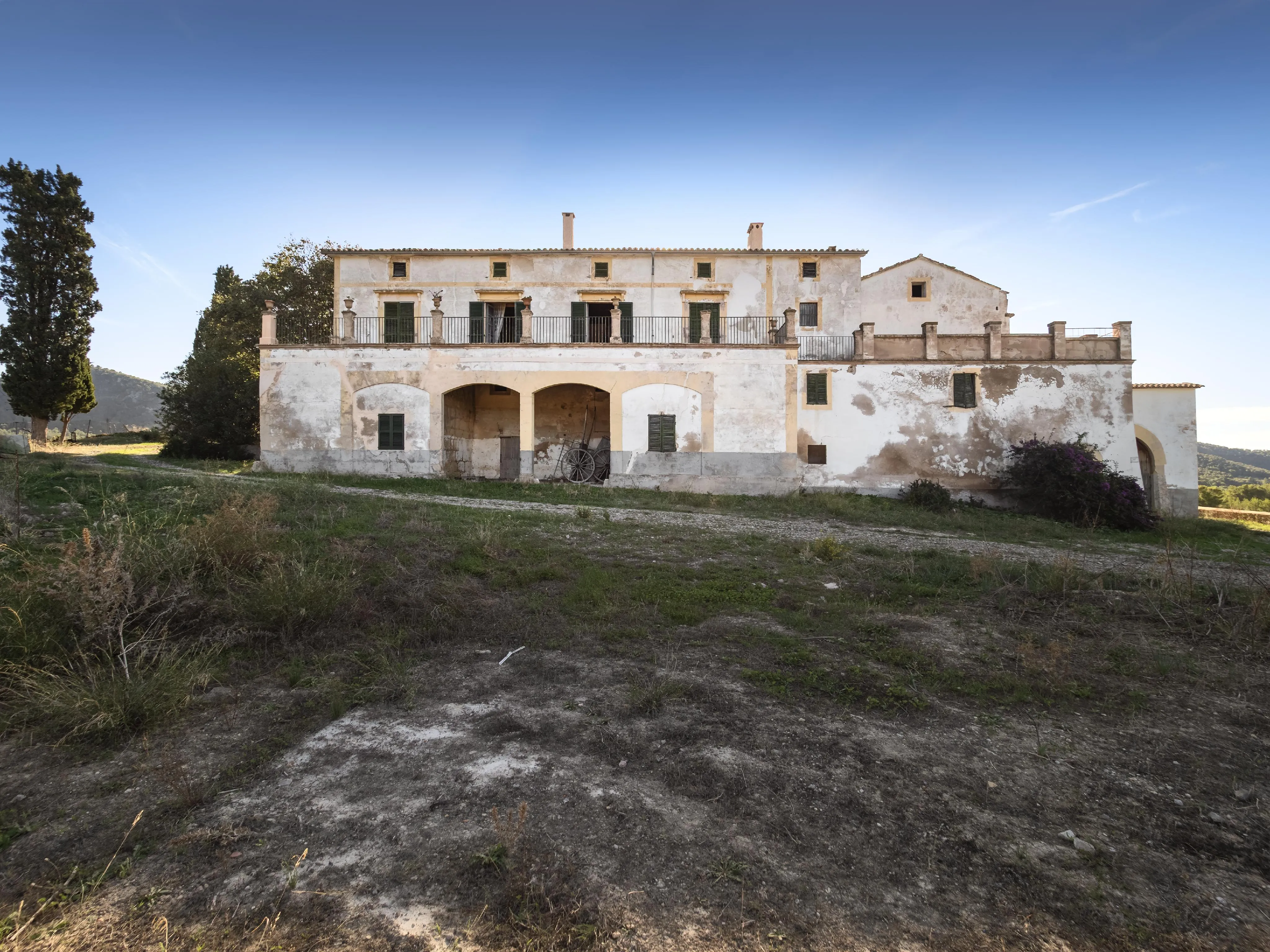 Auténtica possessió mallorquina con vistas panorámicas hasta el mar – una finca histórica con alma y potencial-26