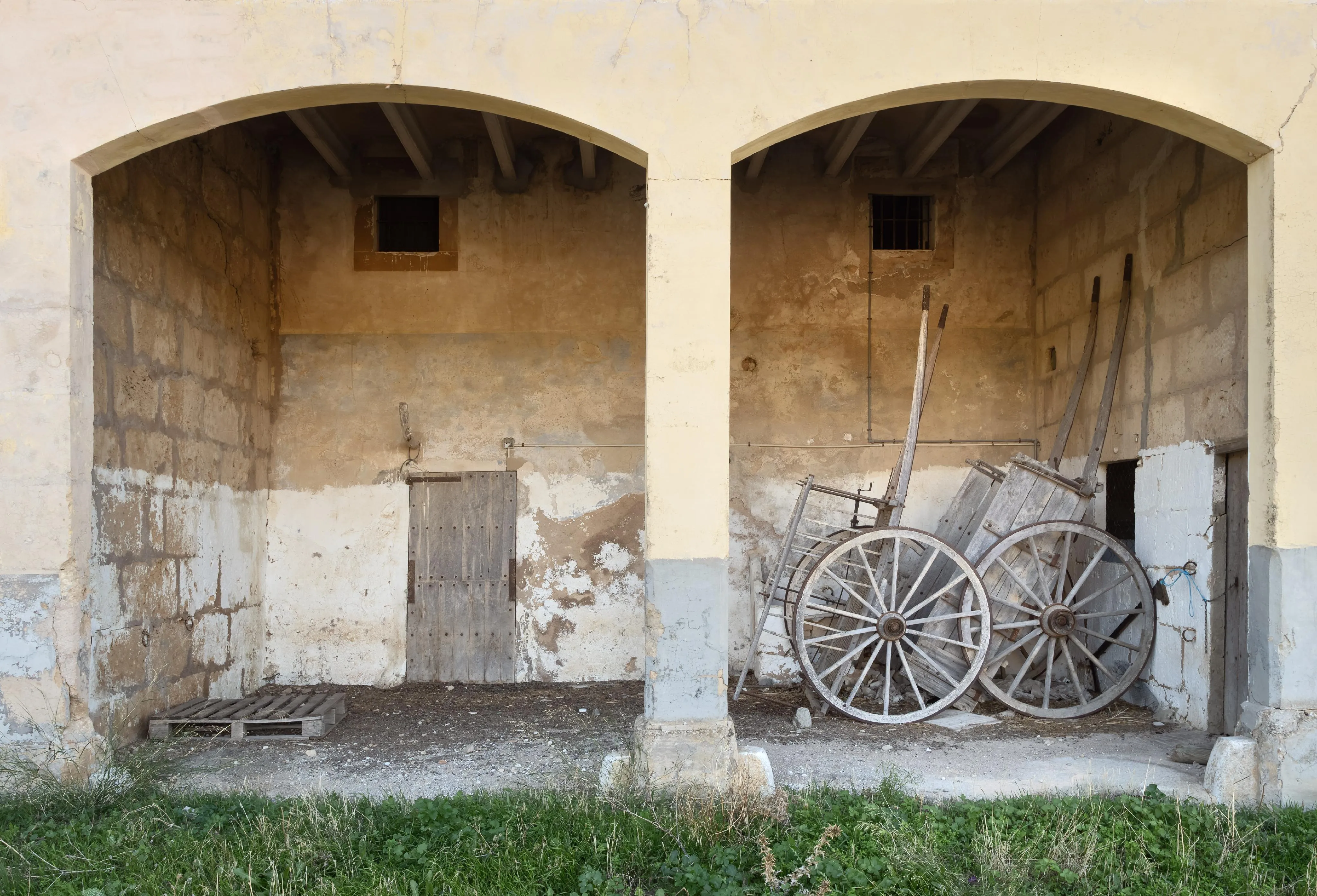Auténtica possessió mallorquina con vistas panorámicas hasta el mar – una finca histórica con alma y potencial-12