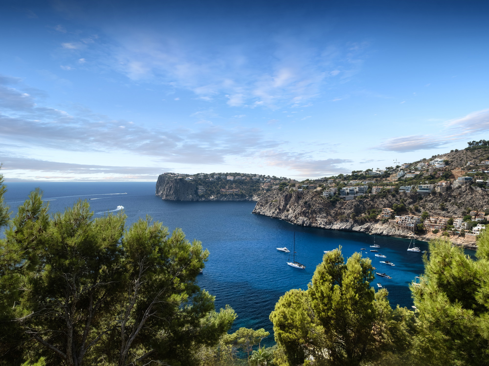 Mediterranean property with fantastic sea views-8