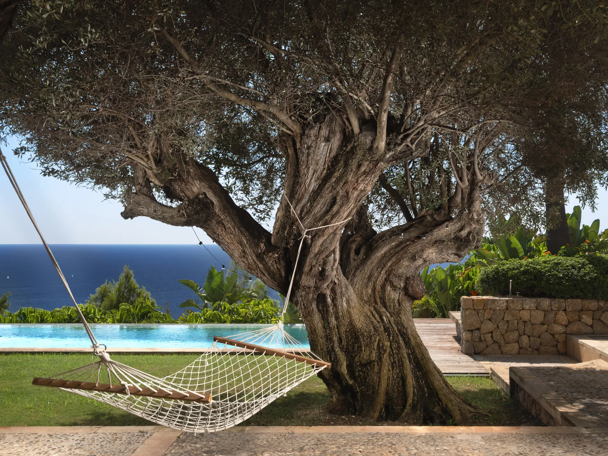 Mediterranean property with fantastic sea views-11