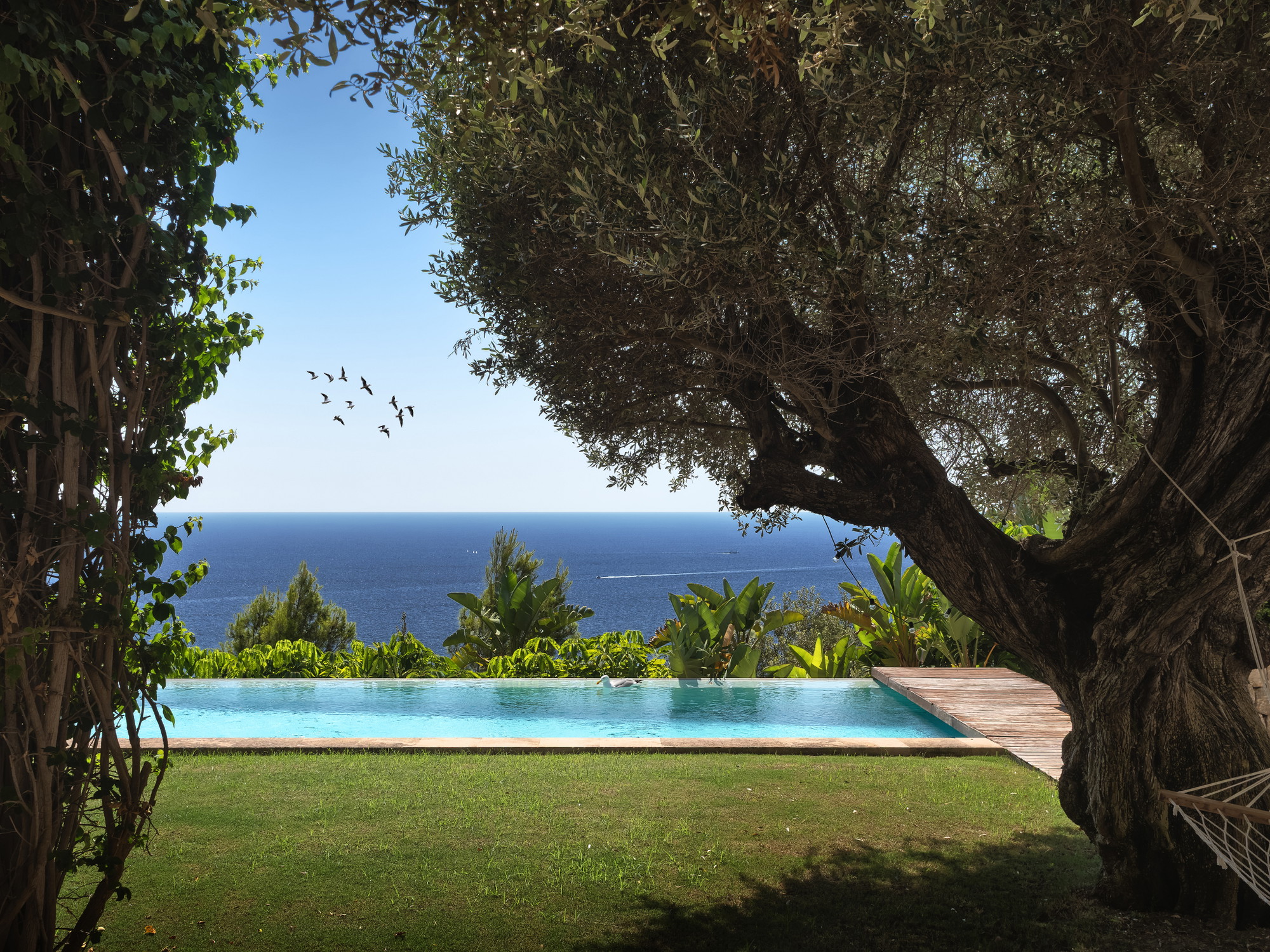 Mediterranean property with fantastic sea views-16