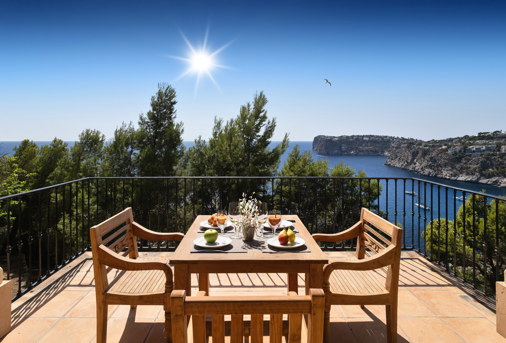 Mediterranean property with fantastic sea views-7